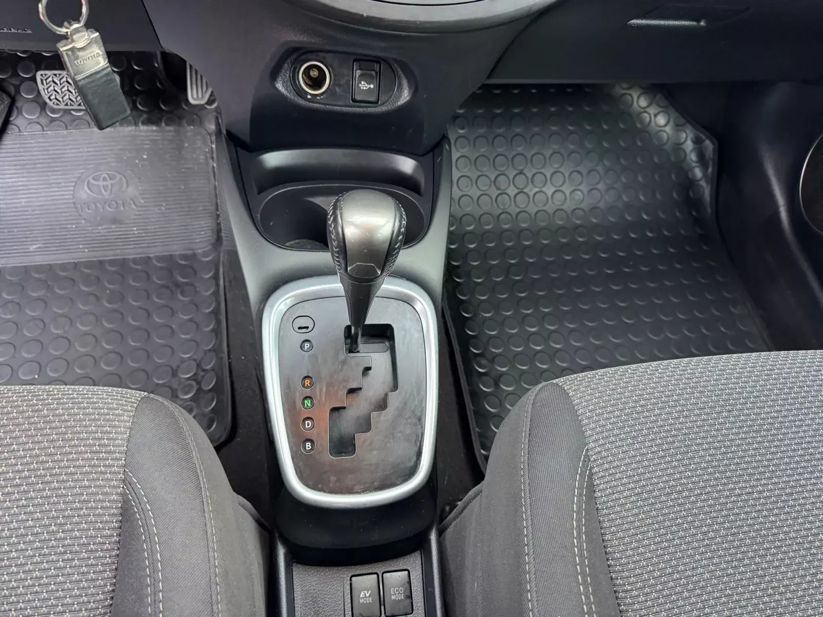 Toyota Yaris 1.5 HSD Comfort+Navi 21