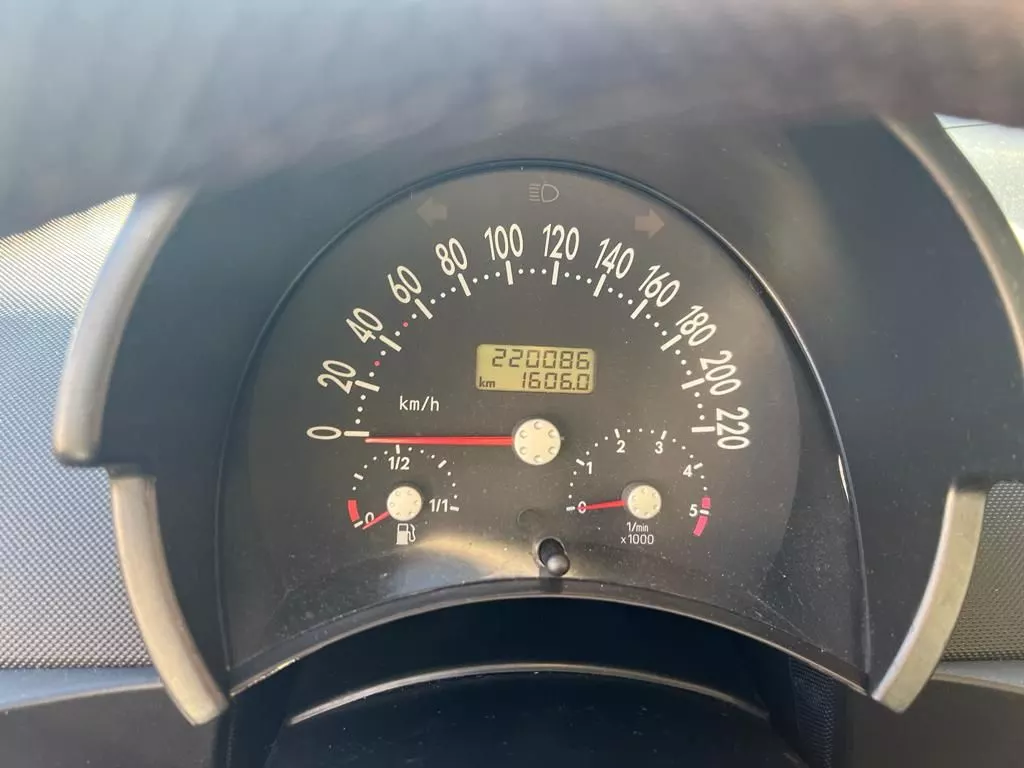 Volkswagen New Beetle 1.9 TDi Highline 12