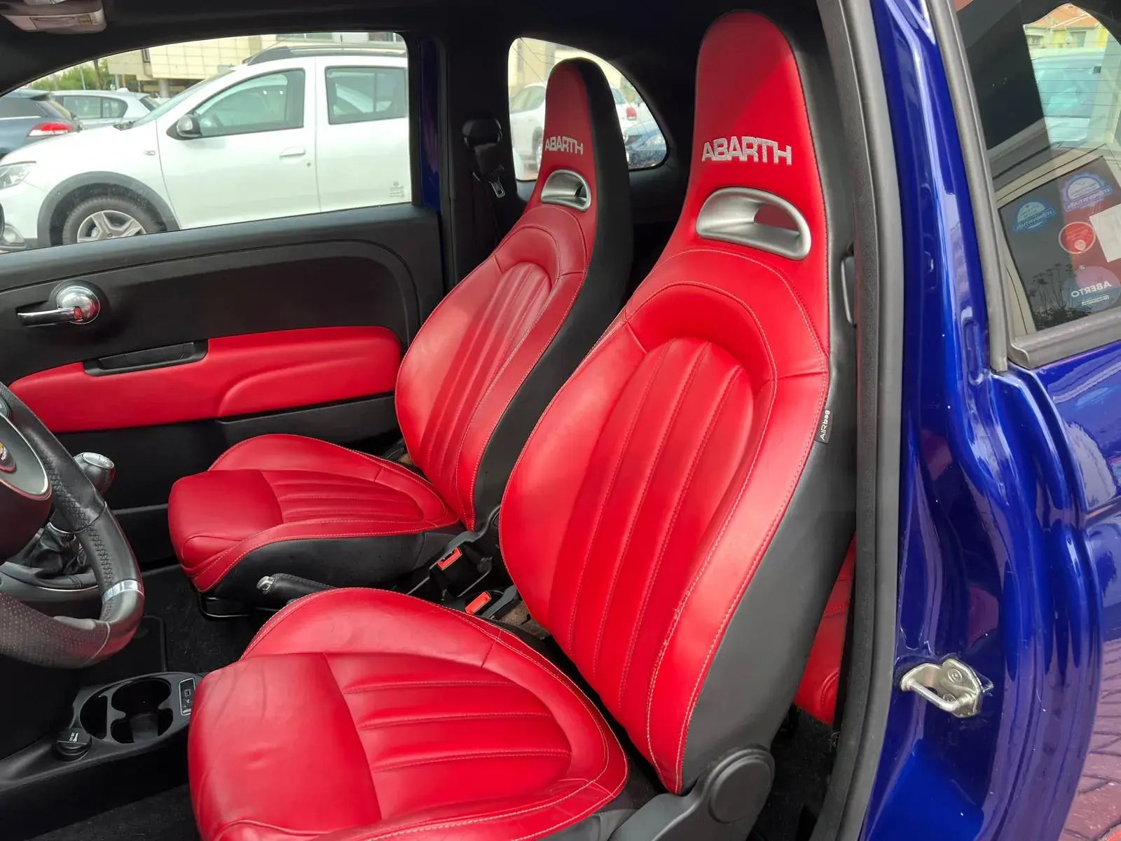 Abarth 500e C Outro 16