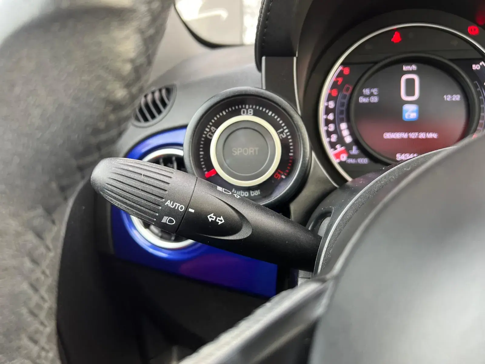 Abarth 500e C Outro 30