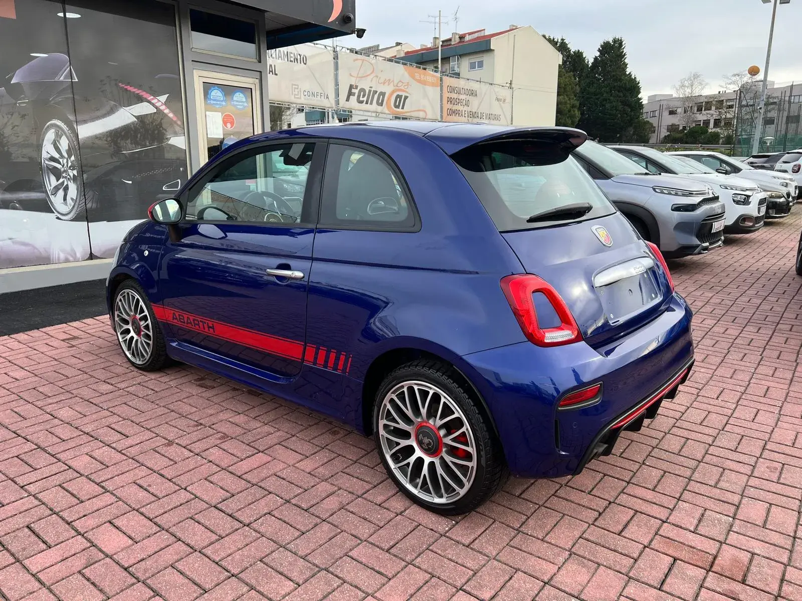 Abarth 500e C Outro 36