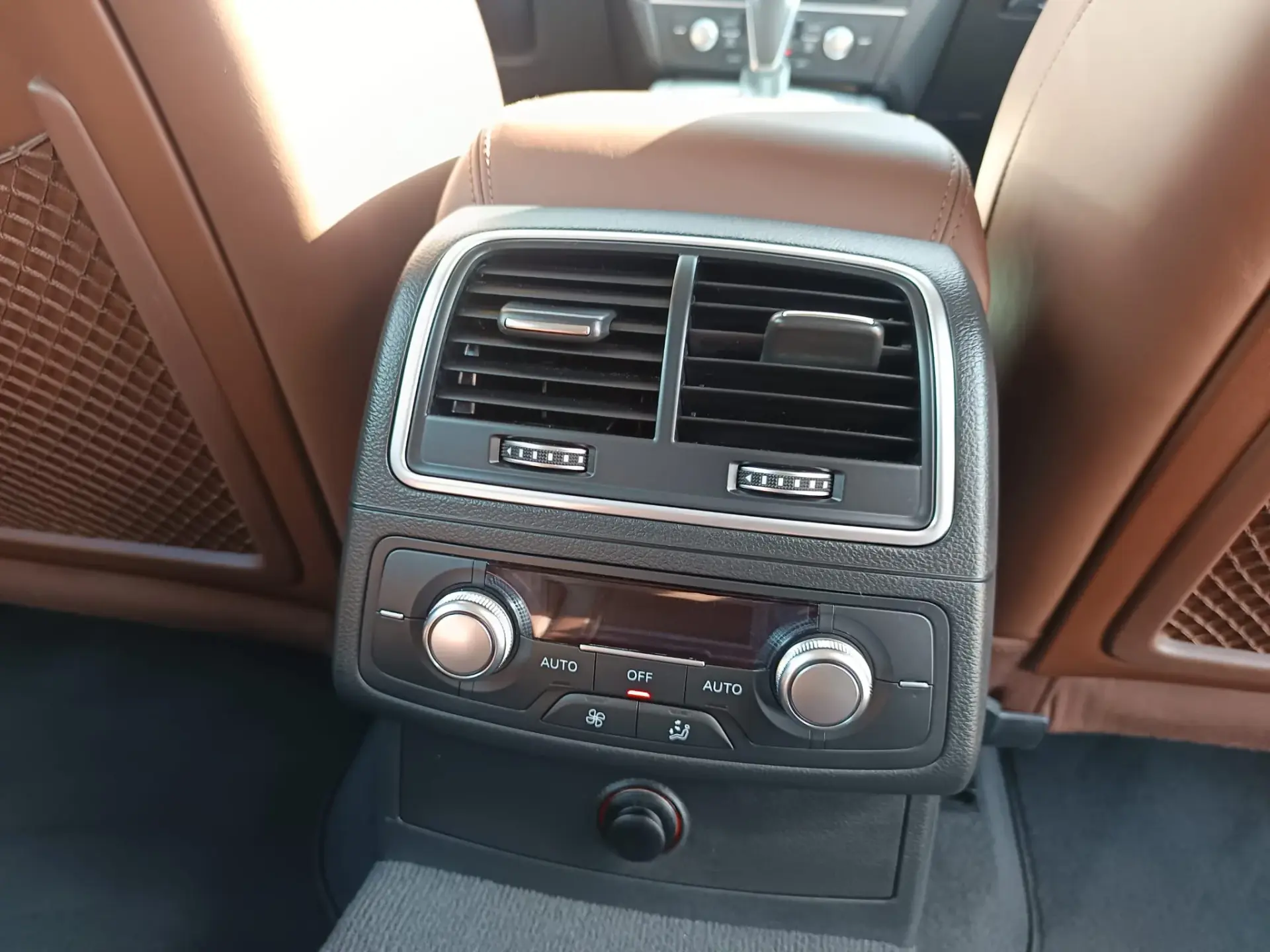 Audi A6 Avant 3.0 TDi V6 Business Line Sport S tronic 11