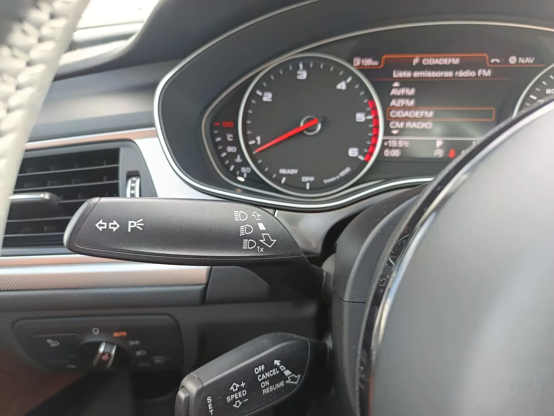 Audi A6 Avant 3.0 TDi V6 Business Line Sport S tronic 26