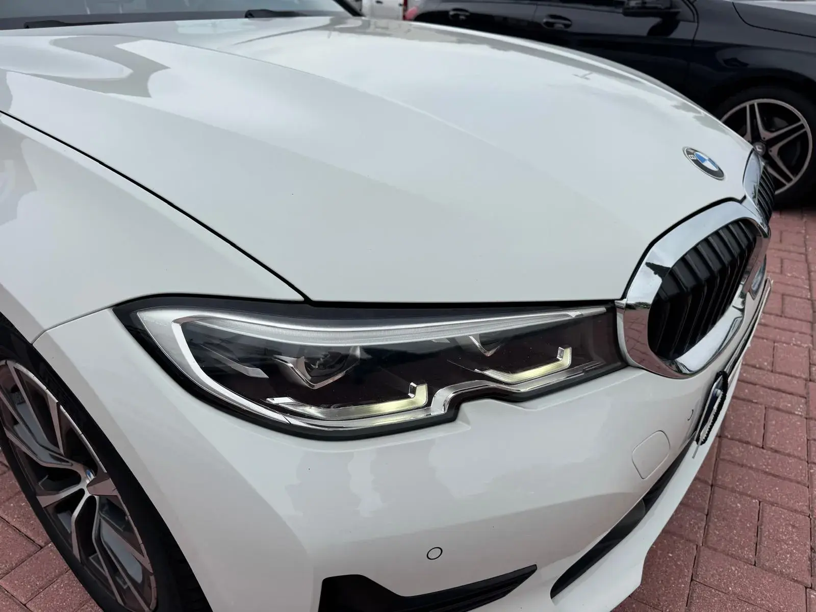 BMW 320 d Touring Auto 3