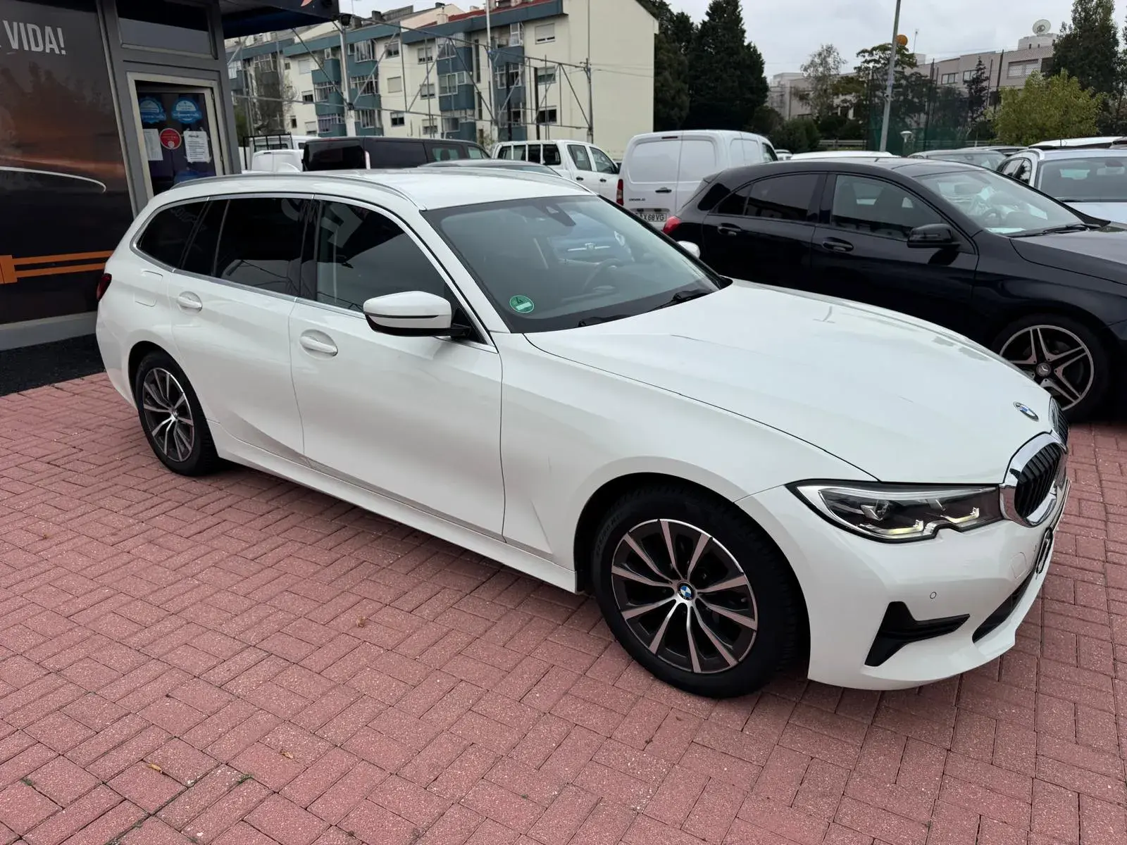 BMW 320 d Touring Auto 4