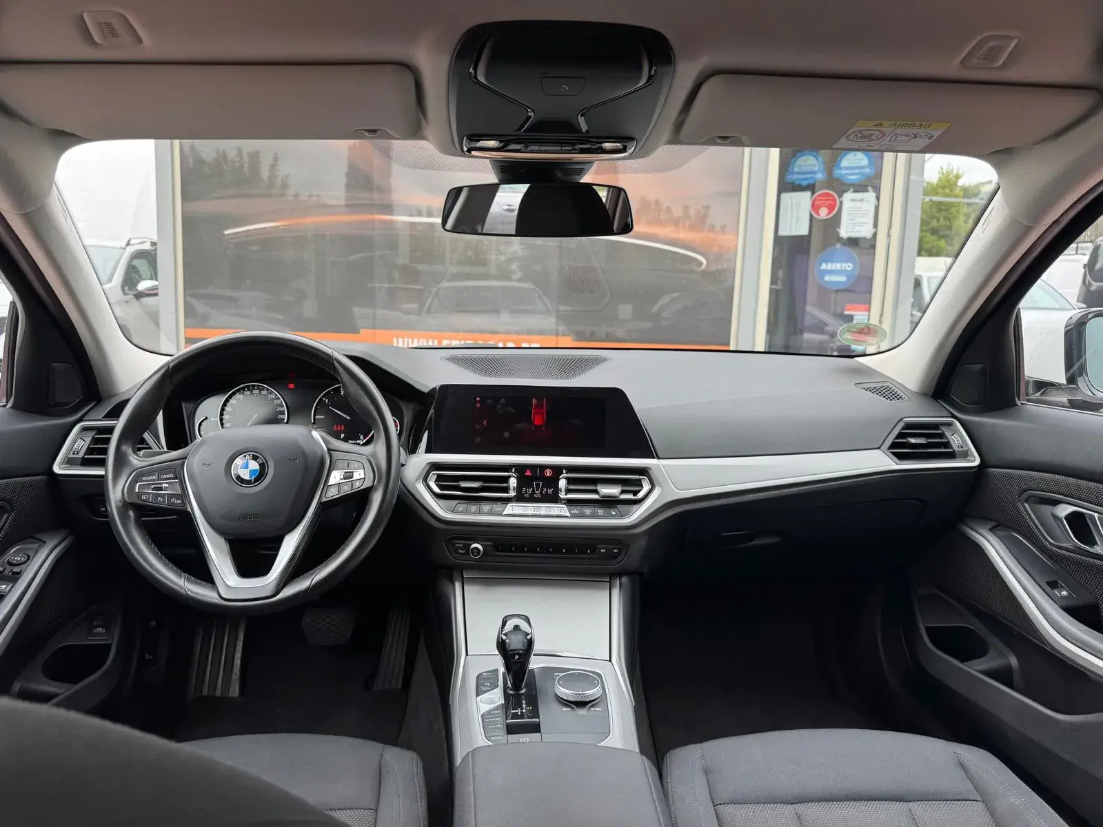 BMW 320 d Touring Auto 31