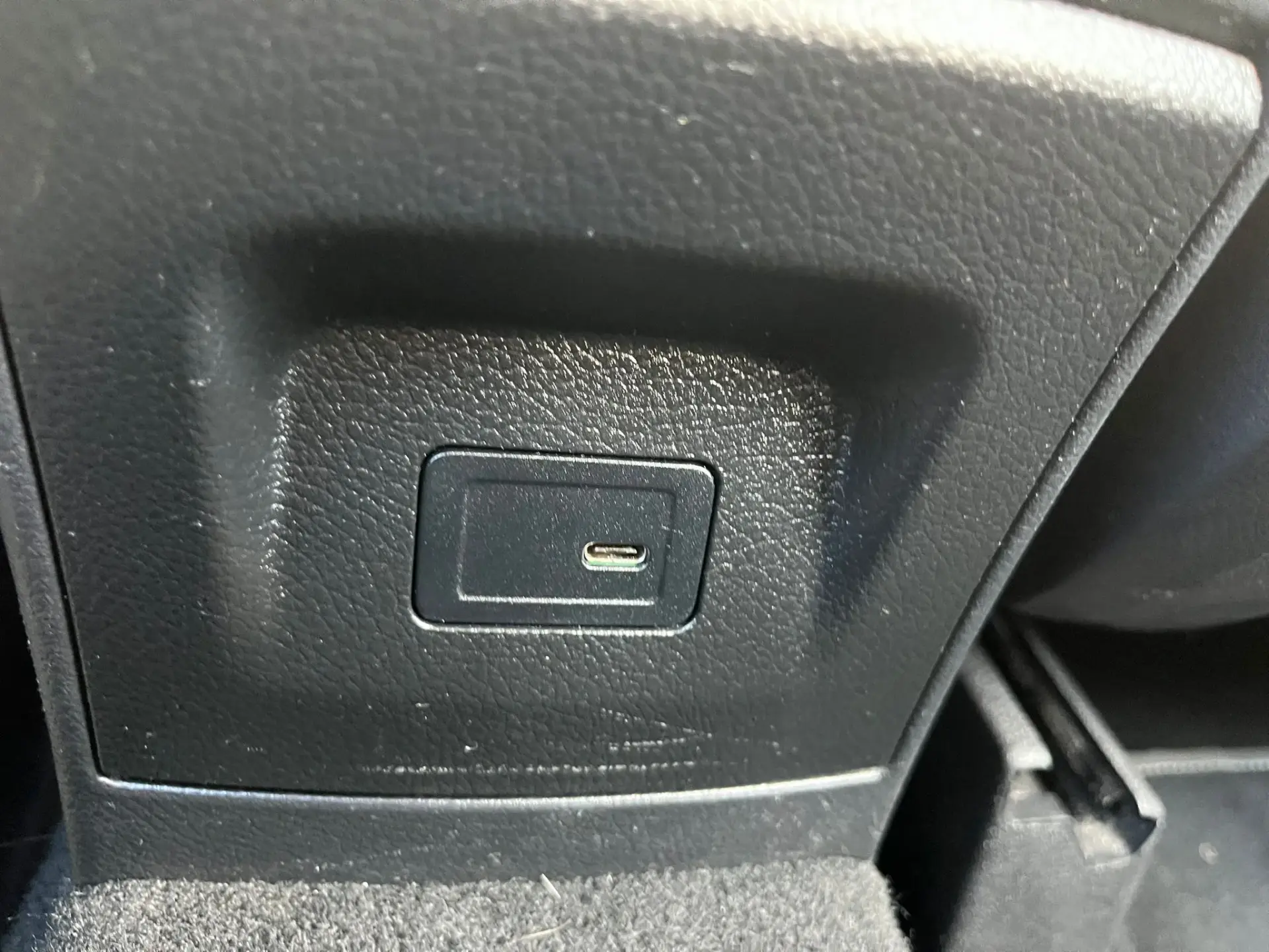 Mercedes-Benz B 180 d 8G-DCT Style 28