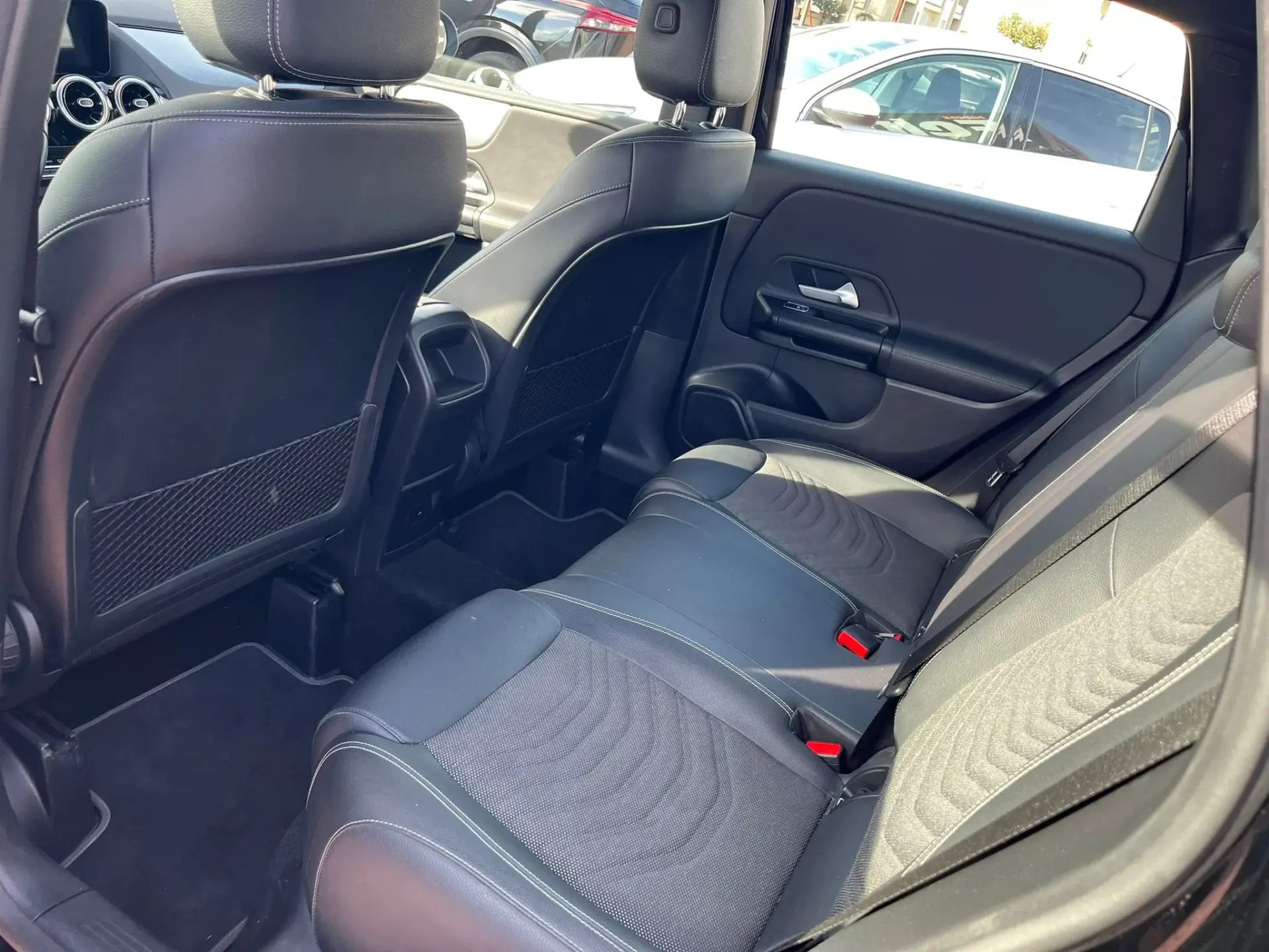 Mercedes-Benz B 180 d 8G-DCT Style 33