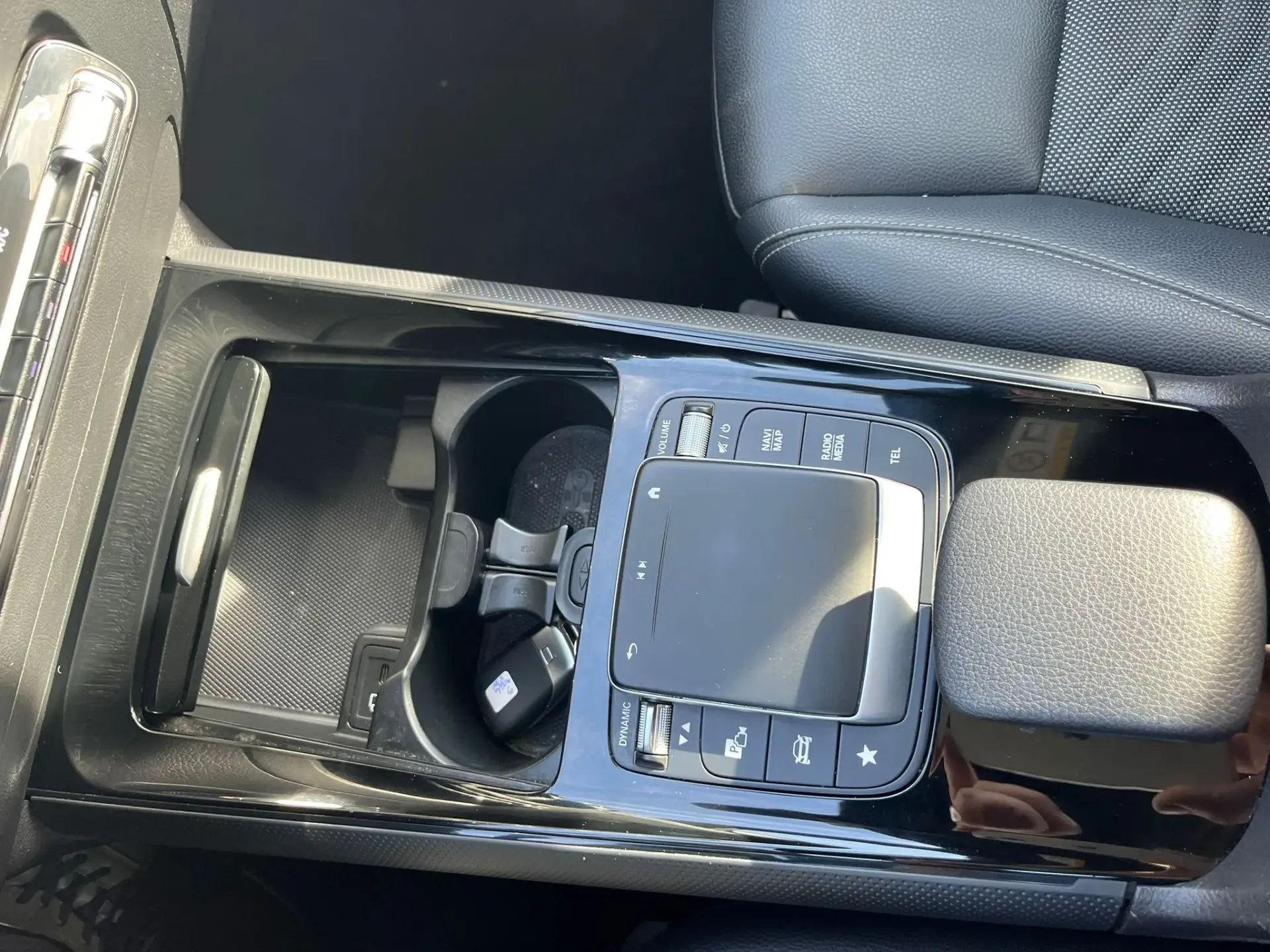 Mercedes-Benz B 180 d 8G-DCT Style 38