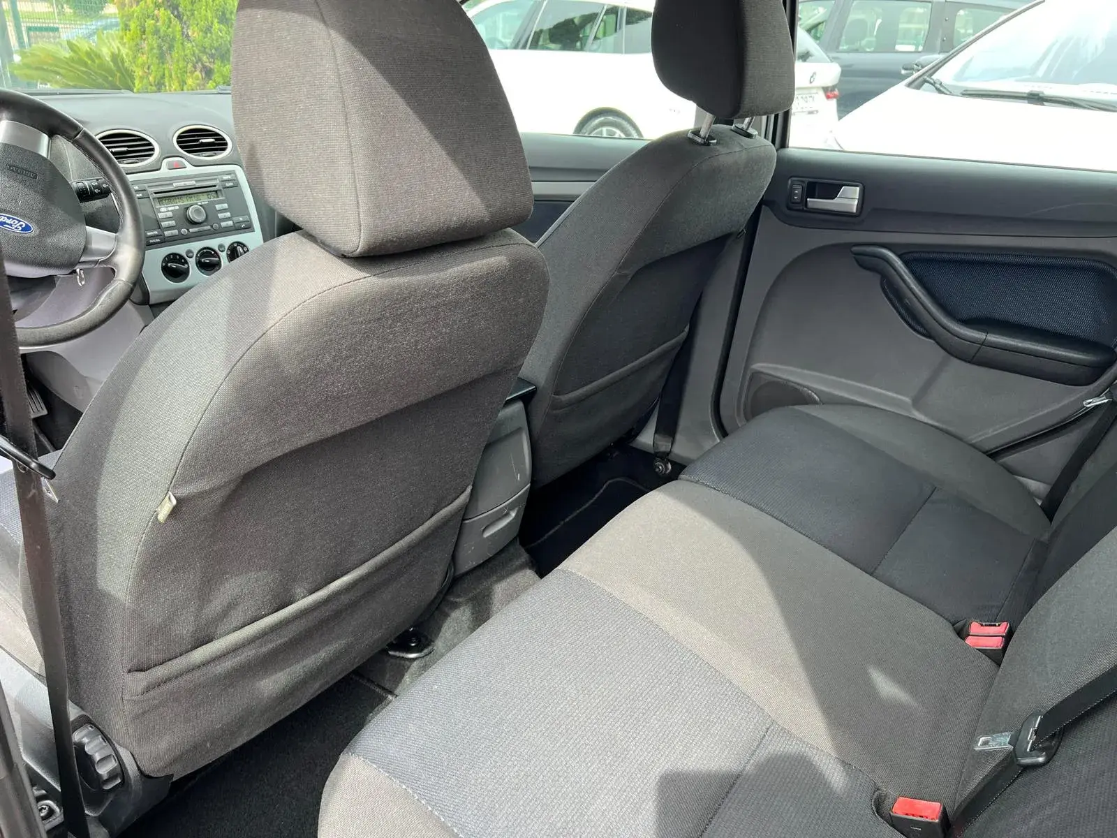 Ford Focus 1.4 16V Trend 9