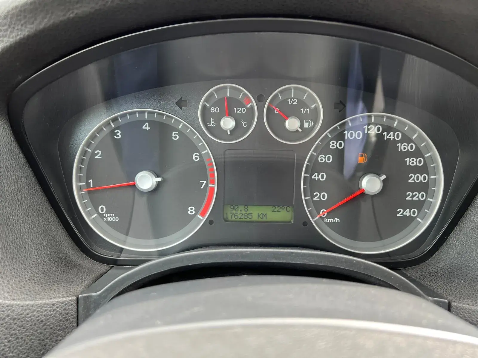 Ford Focus 1.4 16V Trend 11