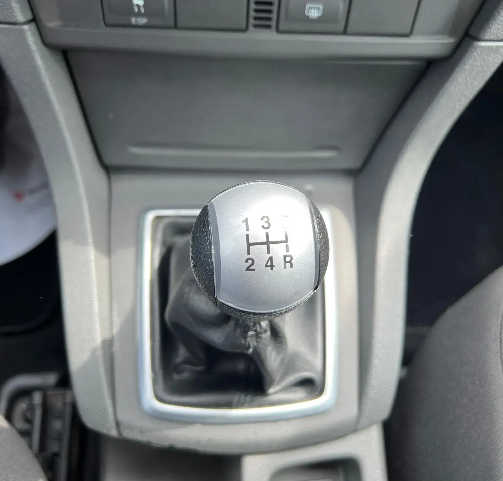 Ford Focus 1.4 16V Trend 13