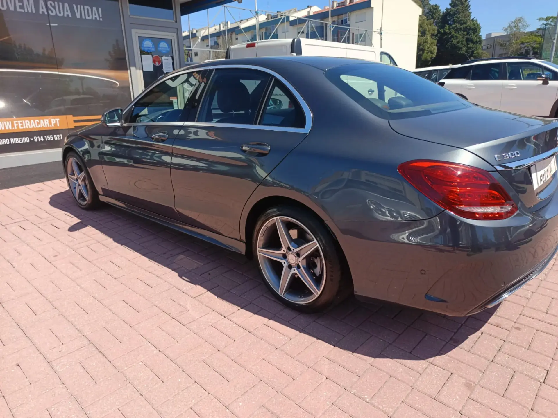 Mercedes-Benz C 300 BlueTEC Hybrid AMG Line 11