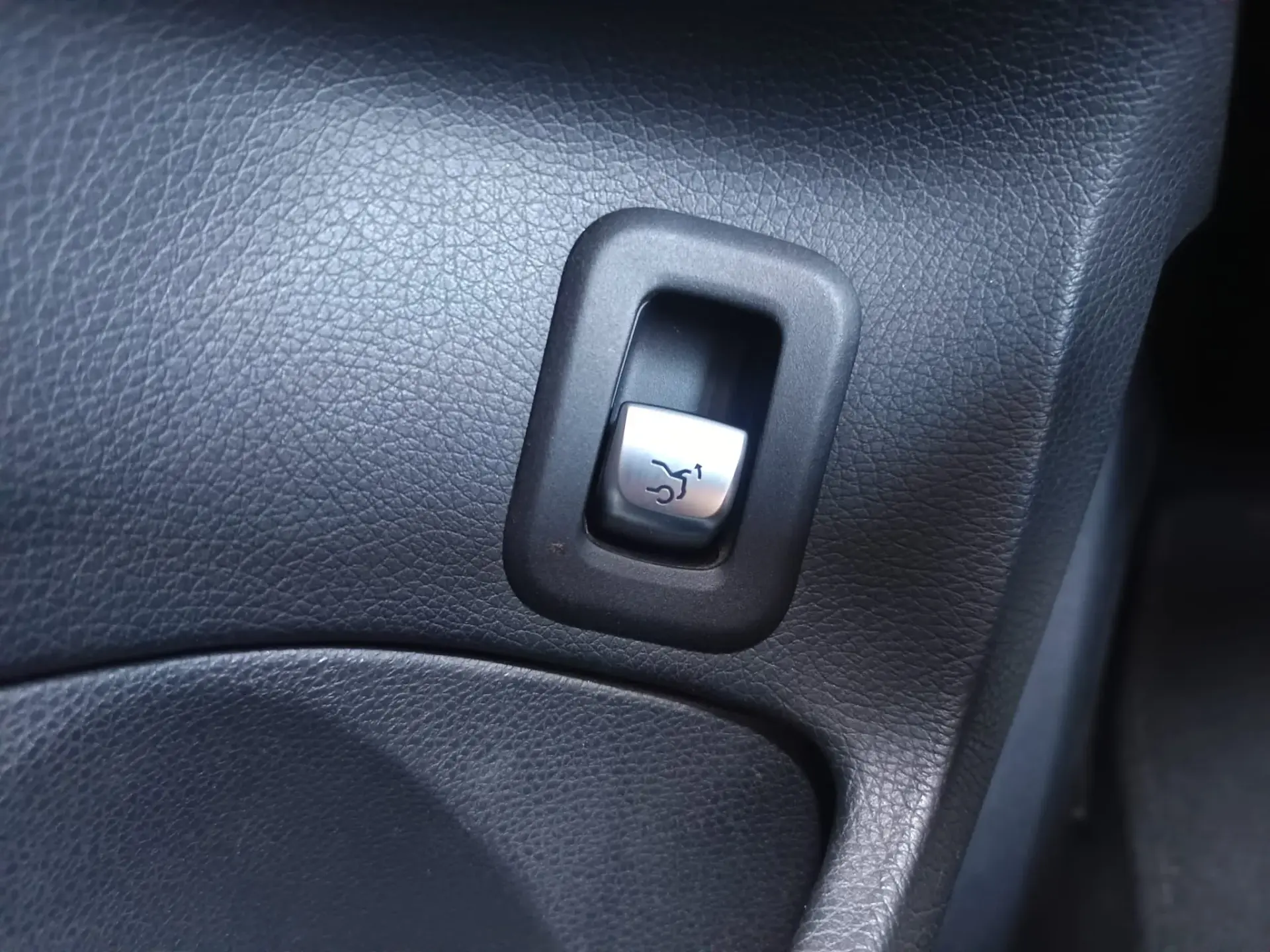 Mercedes-Benz C 300 BlueTEC Hybrid AMG Line 18