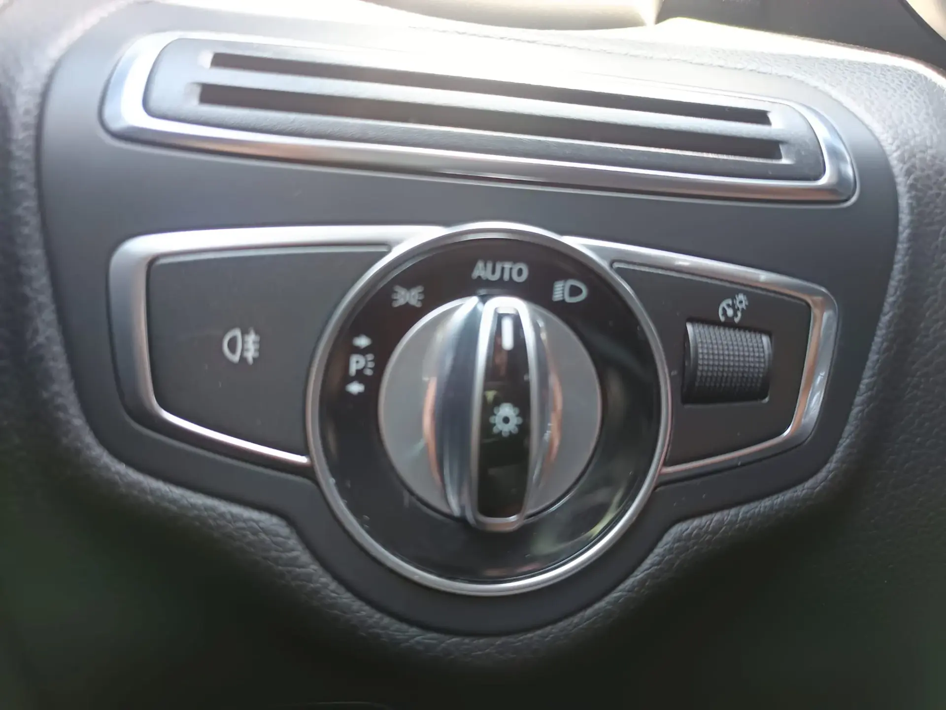 Mercedes-Benz C 300 BlueTEC Hybrid AMG Line 19