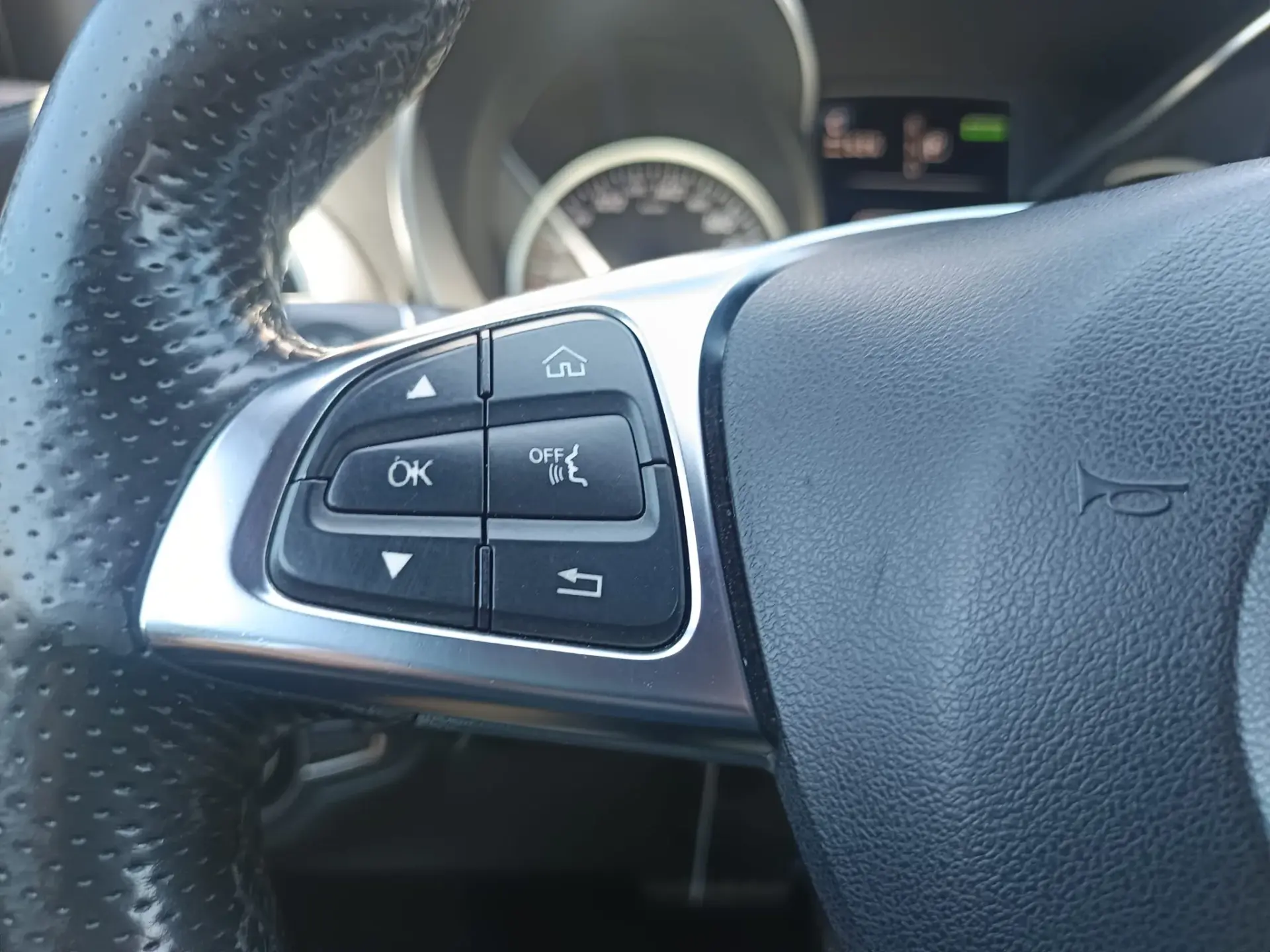 Mercedes-Benz C 300 BlueTEC Hybrid AMG Line 21