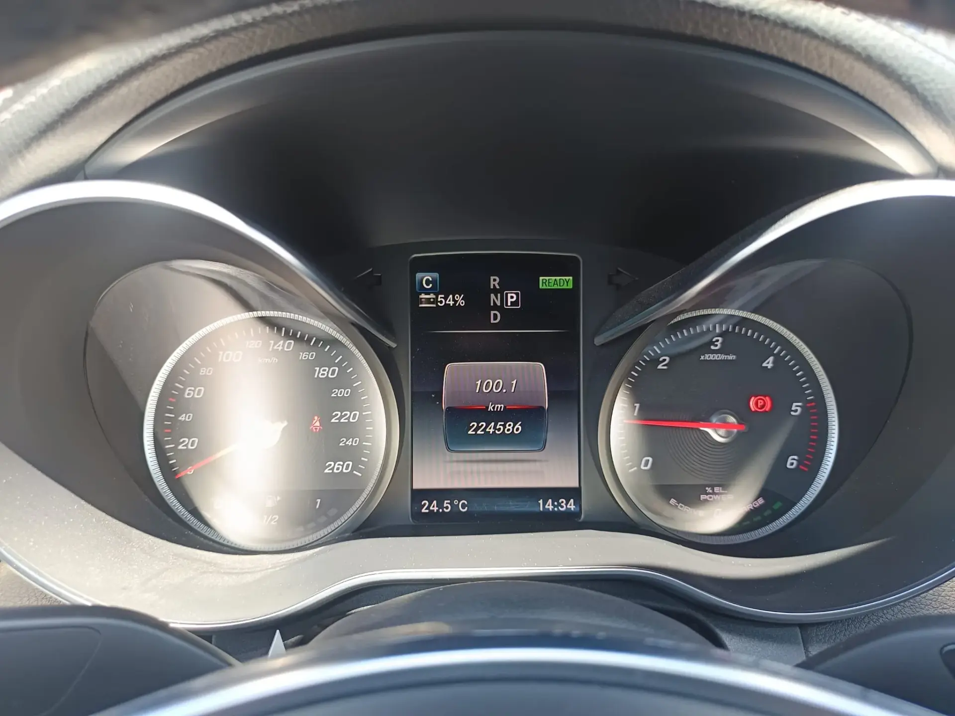 Mercedes-Benz C 300 BlueTEC Hybrid AMG Line 32