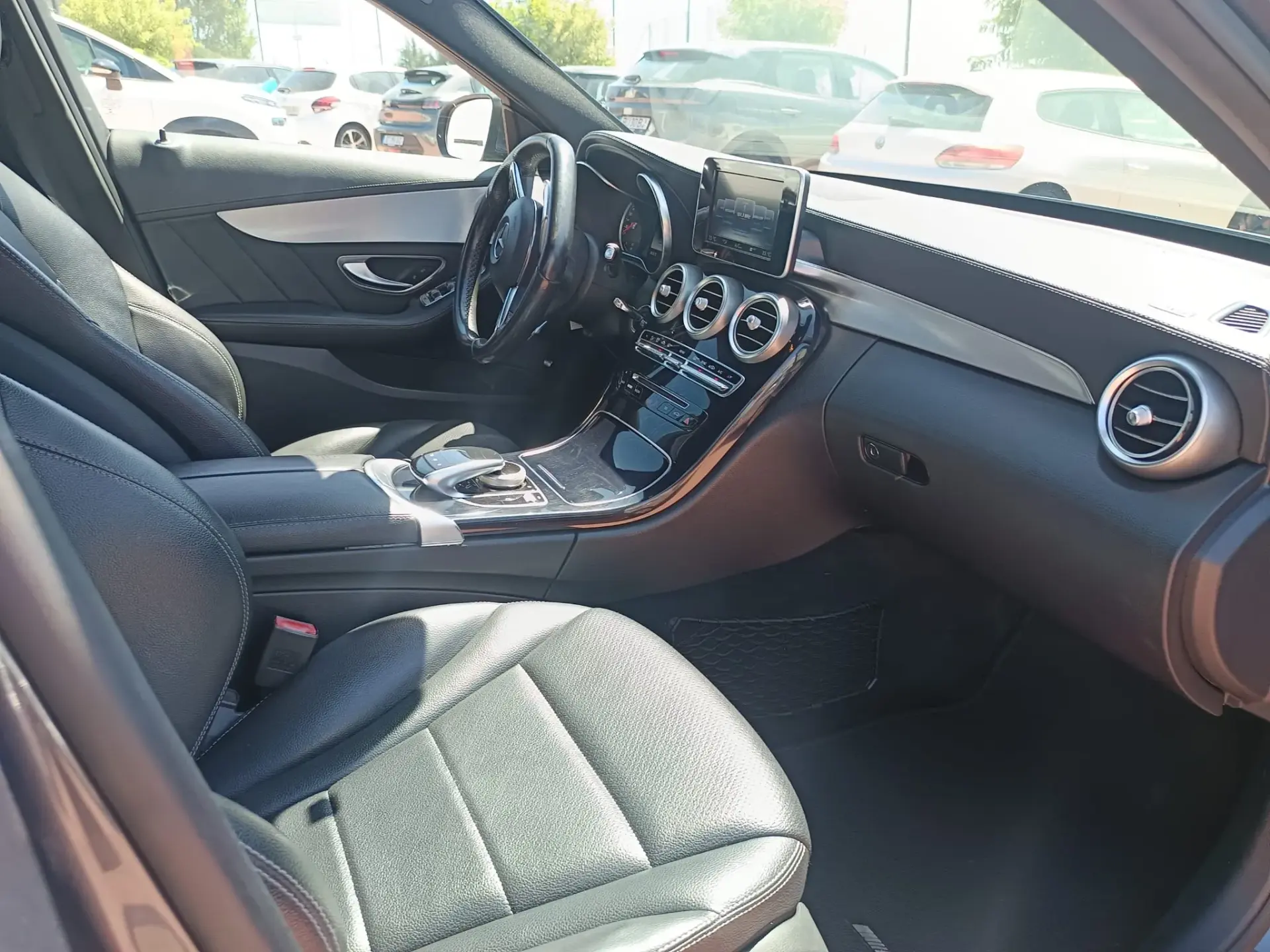 Mercedes-Benz C 300 BlueTEC Hybrid AMG Line 46