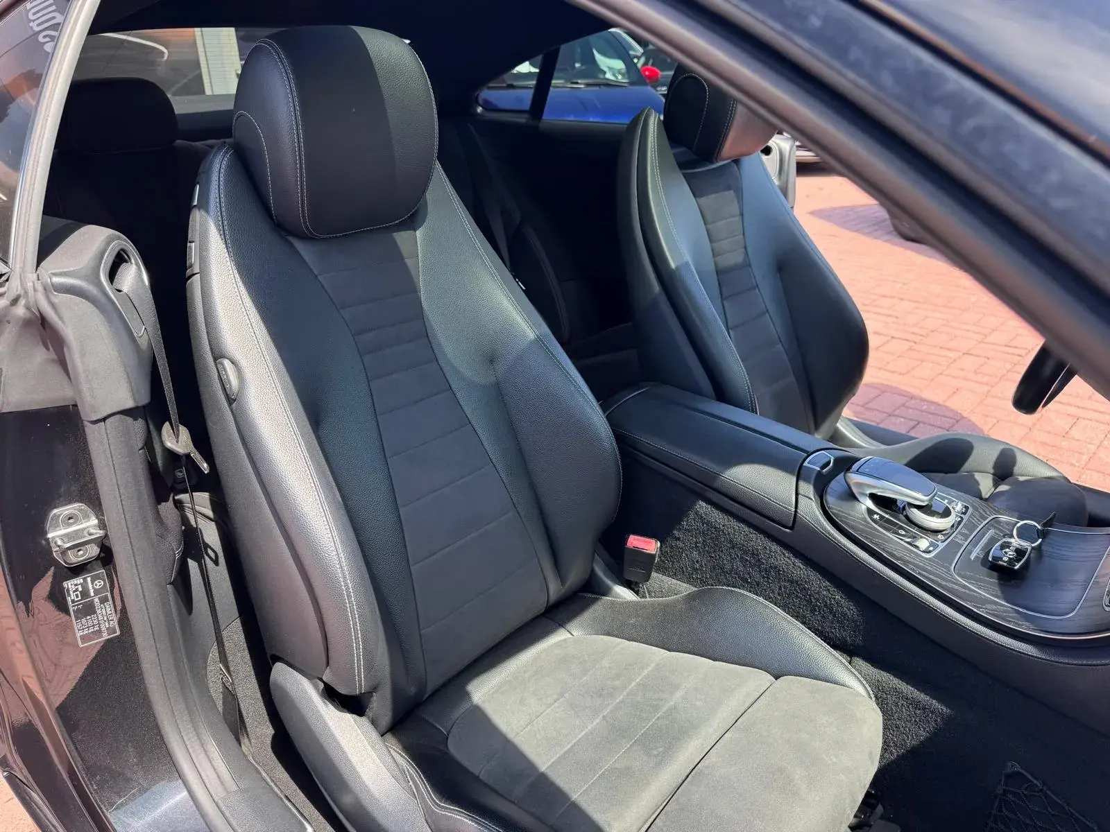 Mercedes-Benz E 300 AMG Line 17