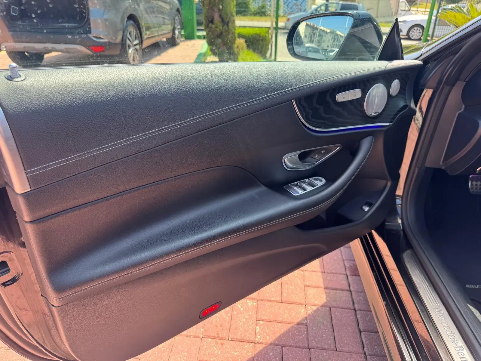 Mercedes-Benz E 300 AMG Line 18