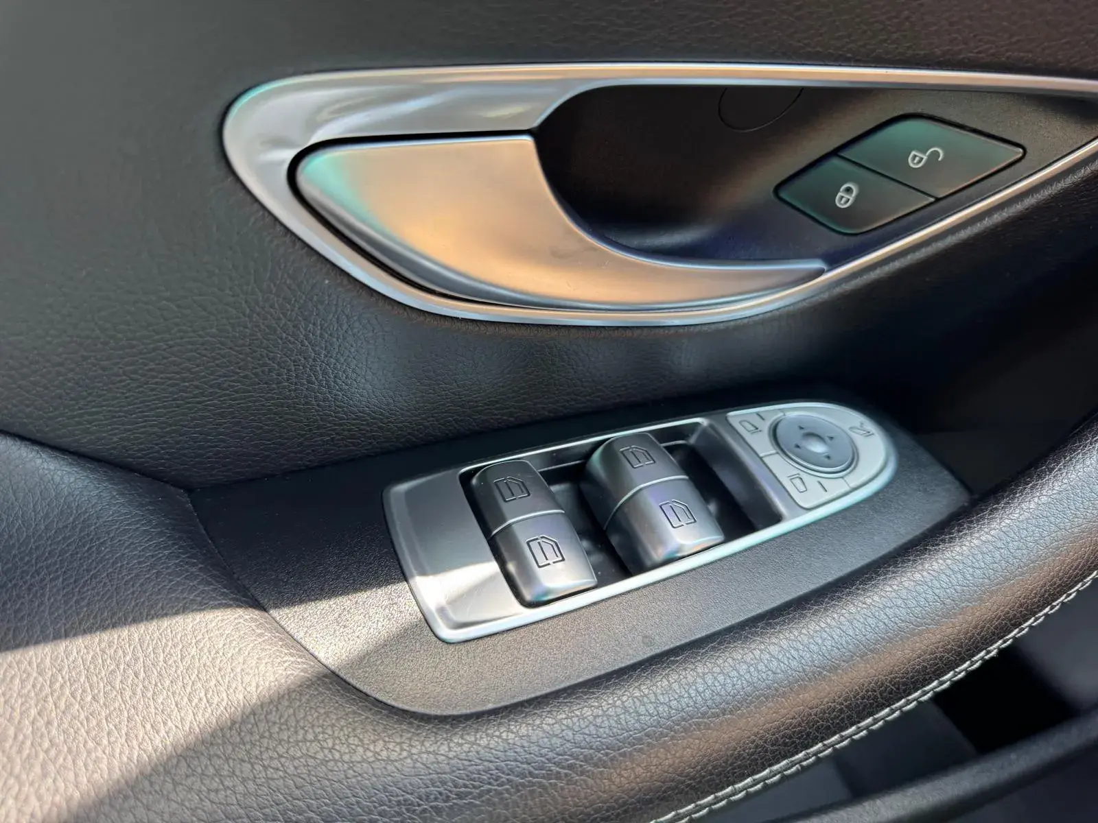 Mercedes-Benz E 300 AMG Line 22