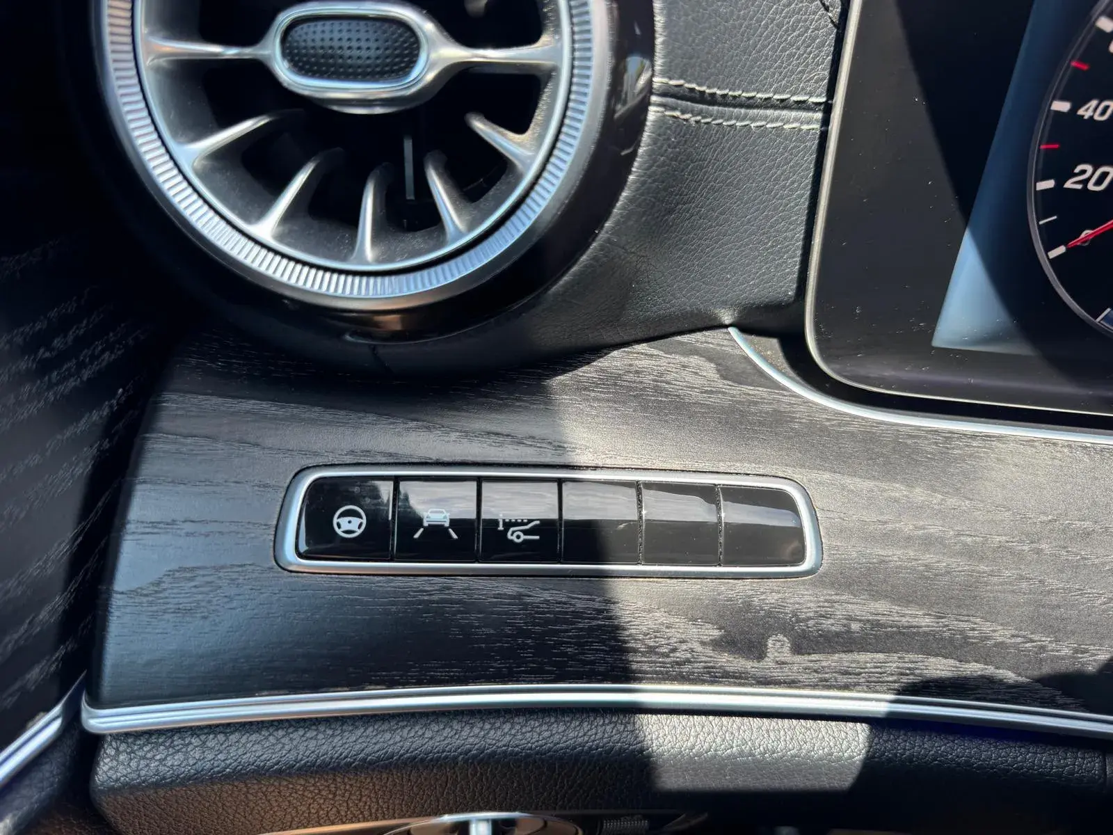 Mercedes-Benz E 300 AMG Line 27