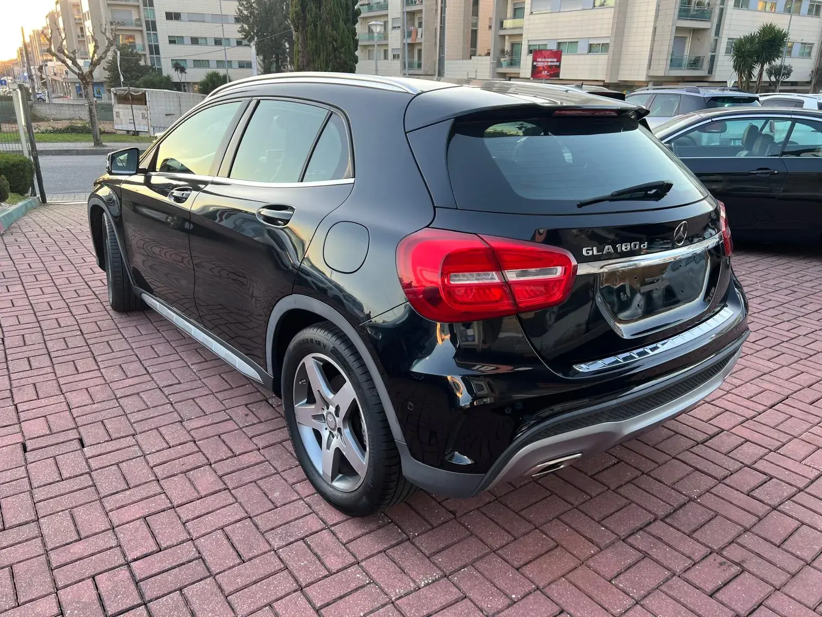 Mercedes-Benz GLA 180 CDi AMG Line 9