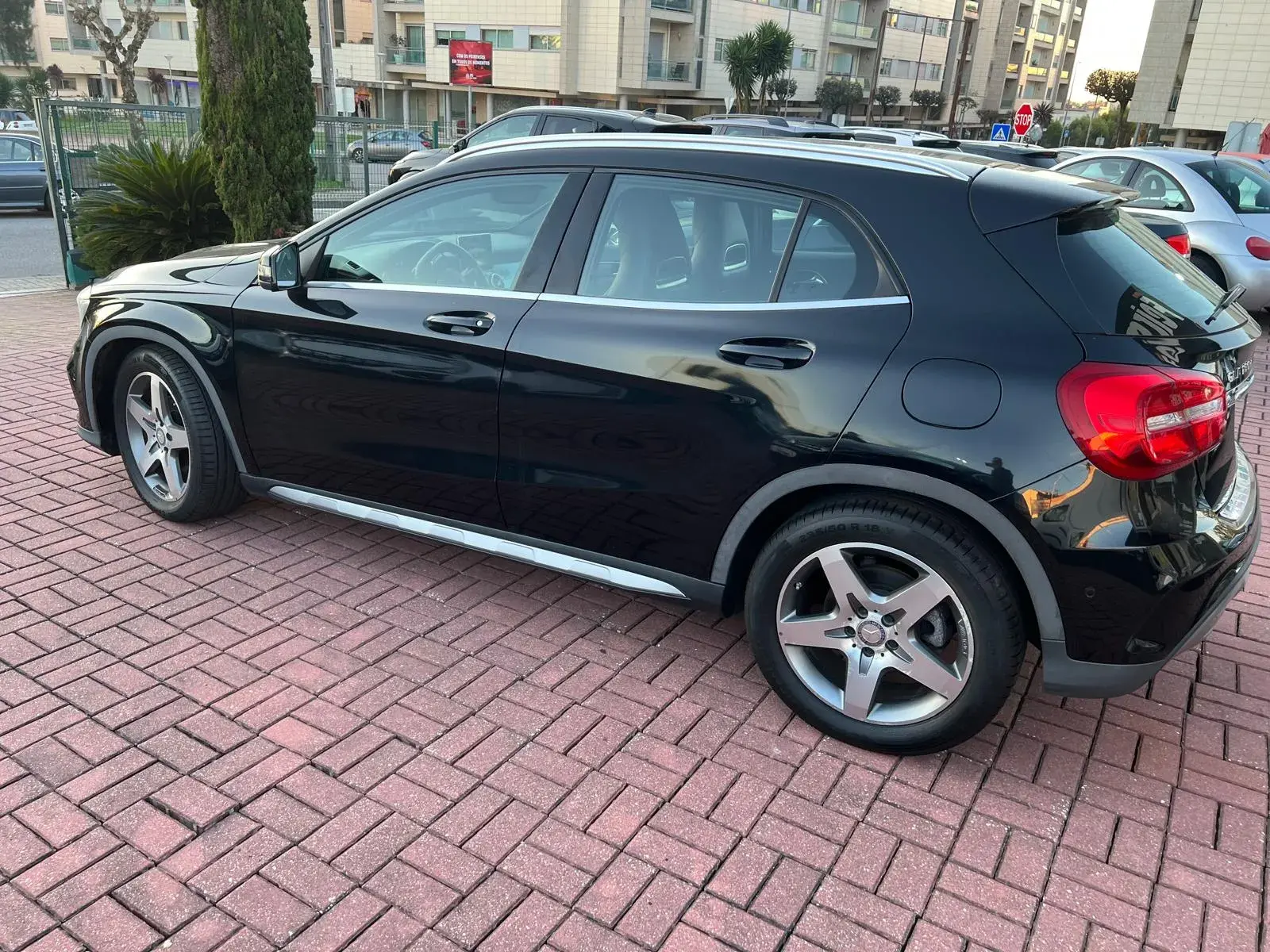 Mercedes-Benz GLA 180 CDi AMG Line 10
