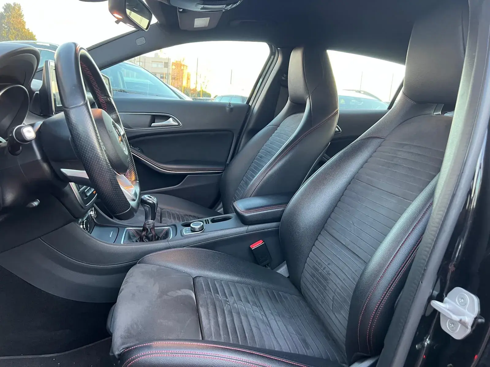 Mercedes-Benz GLA 180 CDi AMG Line 27