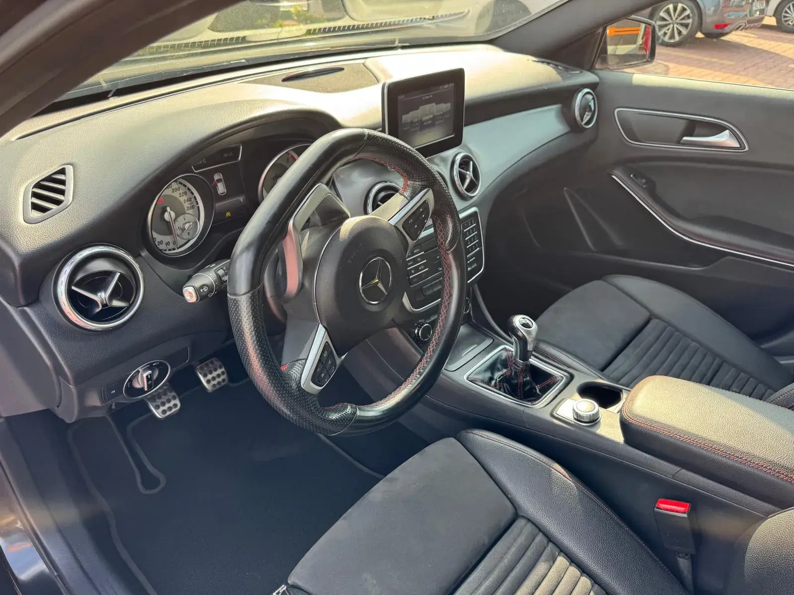 Mercedes-Benz GLA 180 CDi AMG Line 34