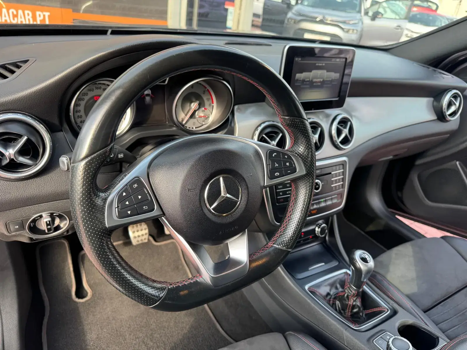 Mercedes-Benz GLA 180 CDi AMG Line 48