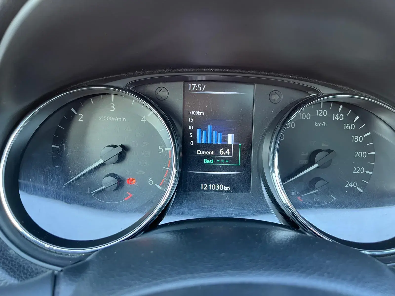 Nissan Qashqai 1.5 dCi Tekna Pele 14