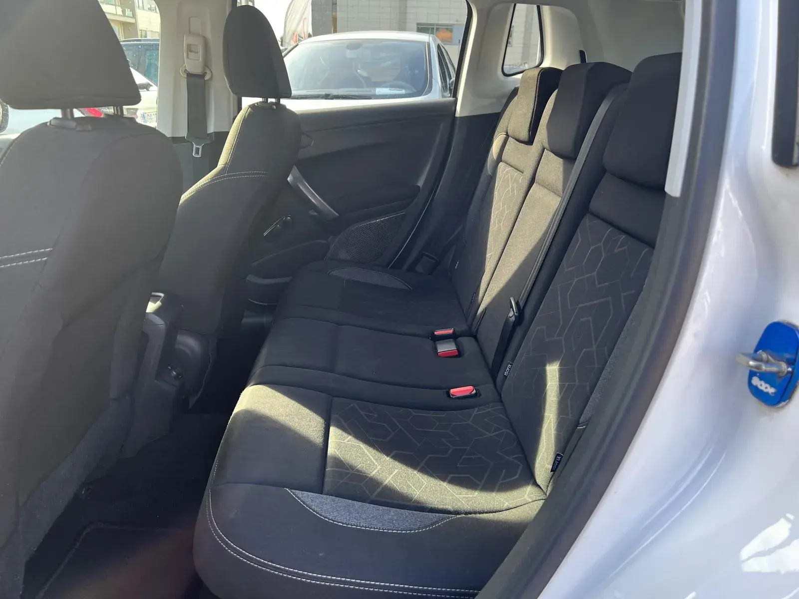 Peugeot 2008 1.2 PureTech Style 9