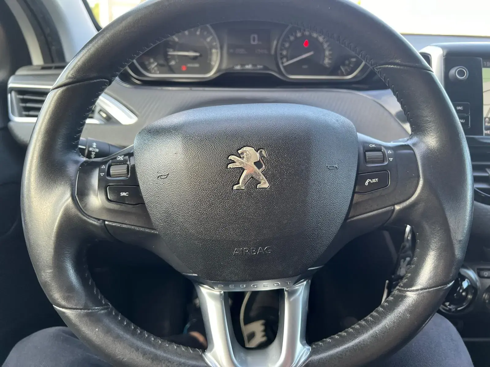 Peugeot 2008 1.2 PureTech Style 18