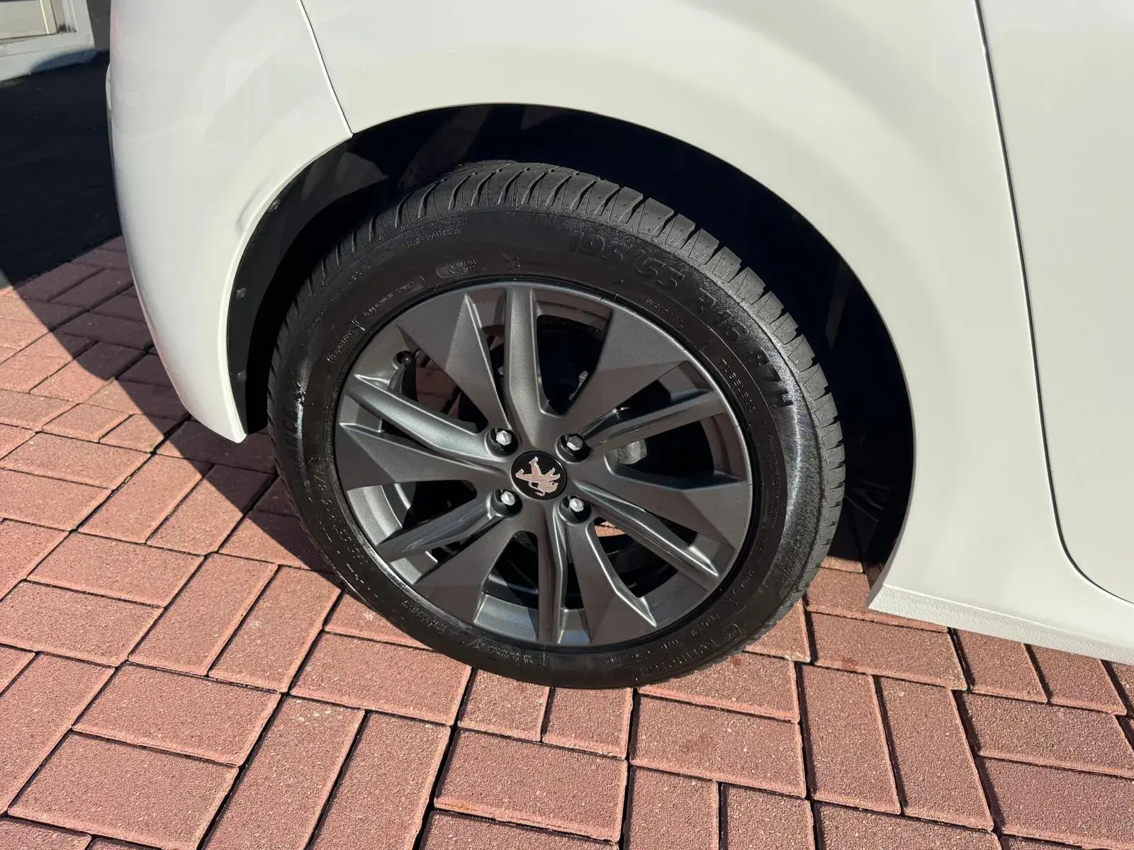 Peugeot 208 1.2 PureTech Active 8