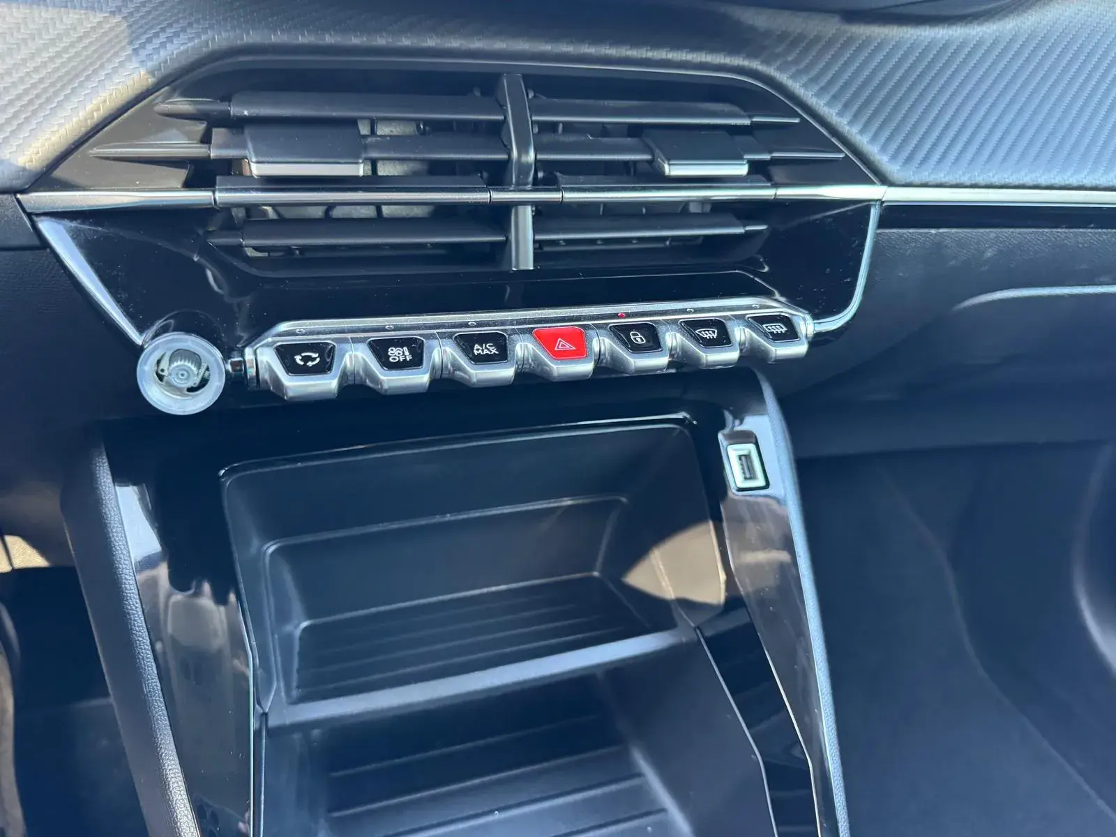 Peugeot 208 1.2 PureTech Active 17