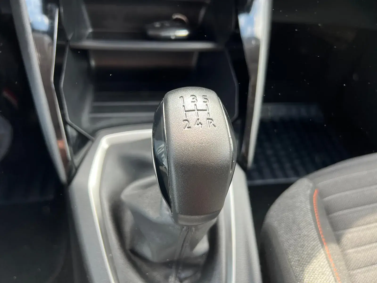 Peugeot 208 1.2 PureTech Active Pack 18