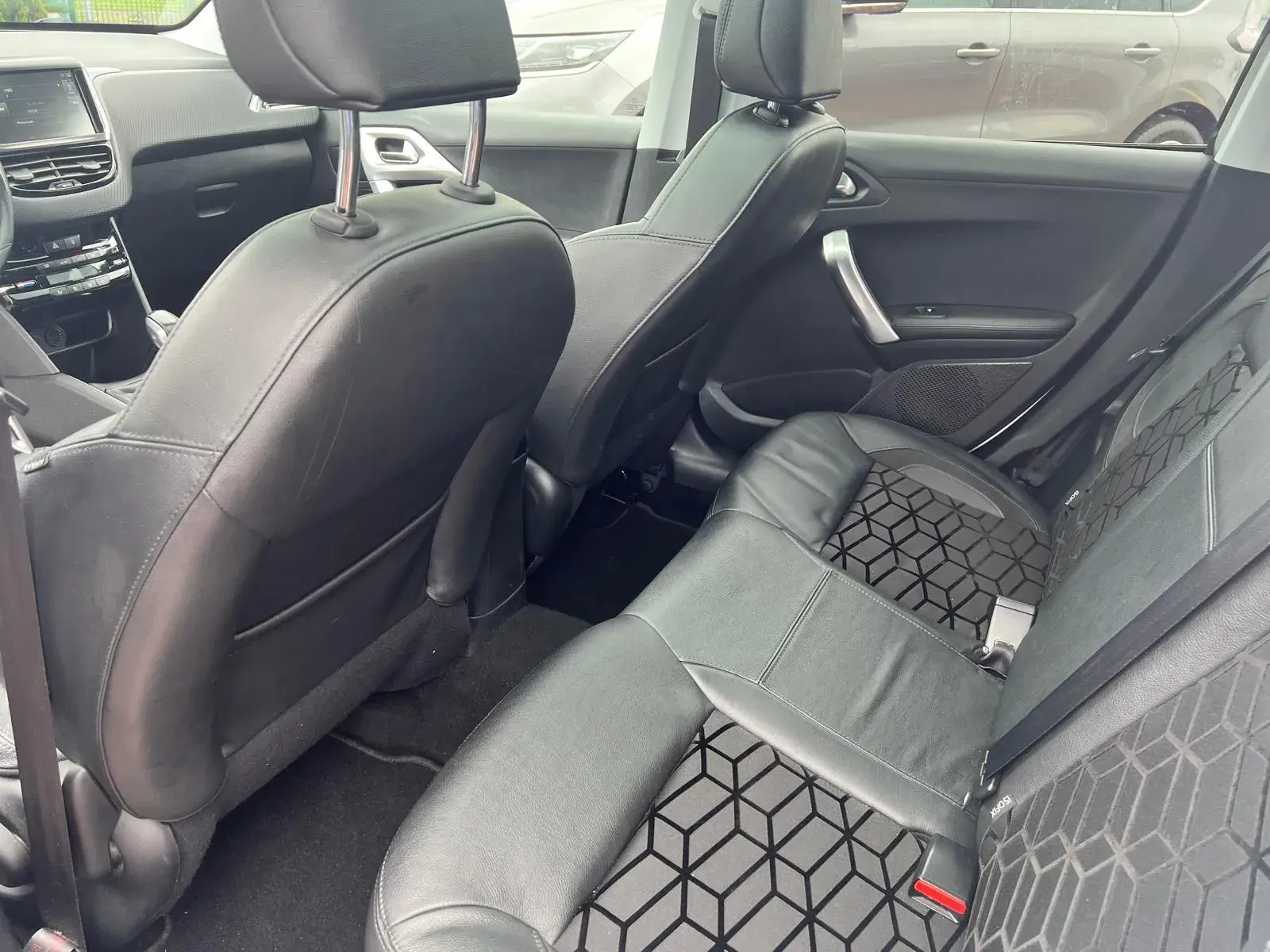 Peugeot 208 1.2 PureTech Allure 11