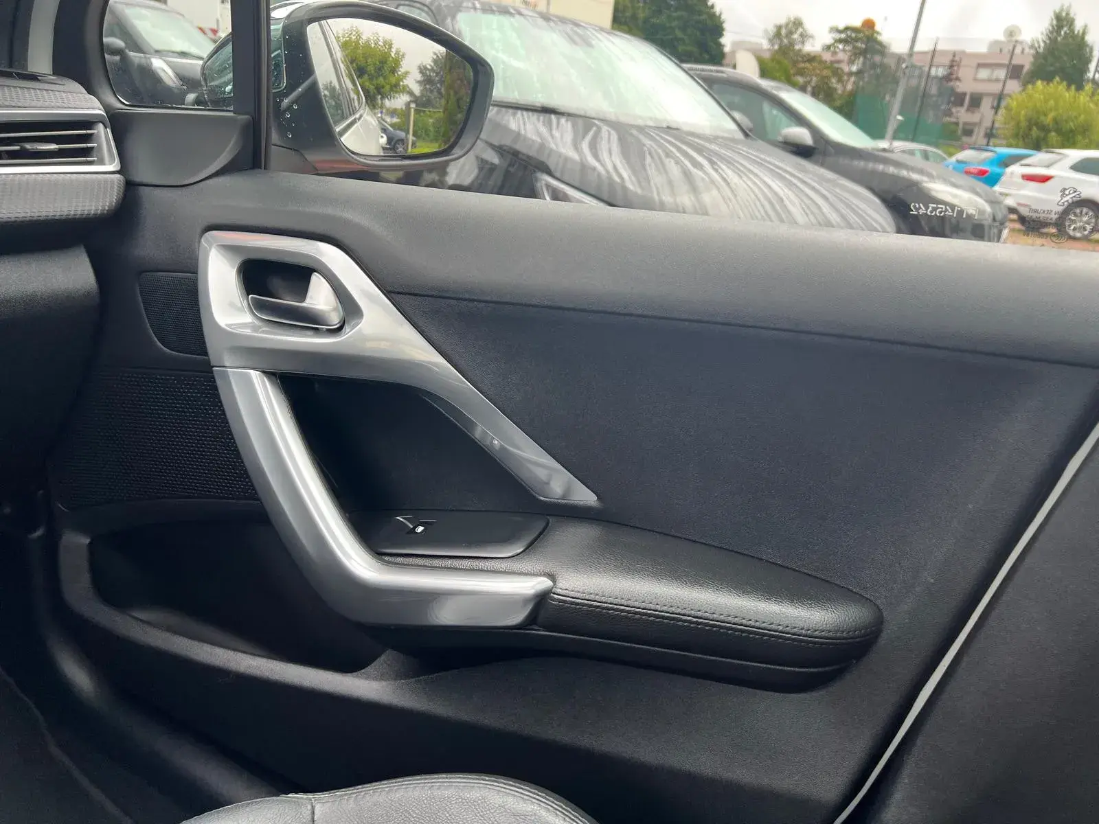 Peugeot 208 1.2 PureTech Allure 23