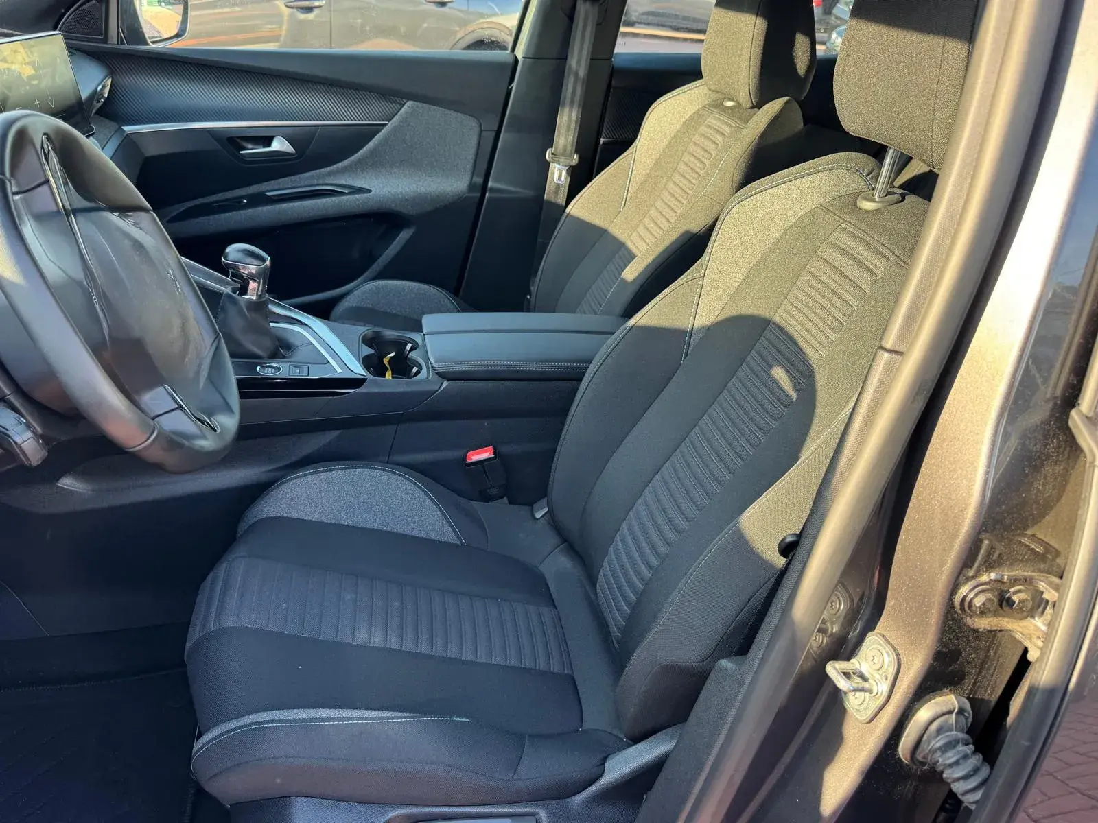 Peugeot 3008 1.2 PureTech Allure 9