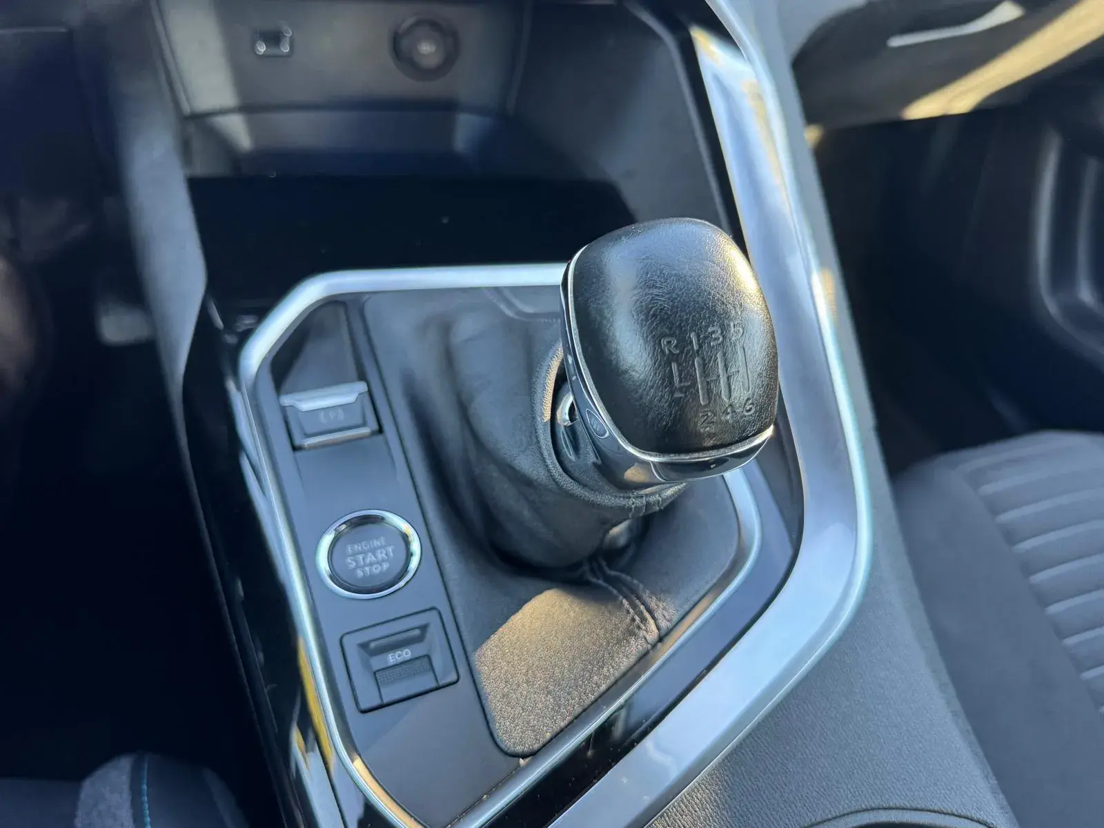 Peugeot 3008 1.2 PureTech Allure 18