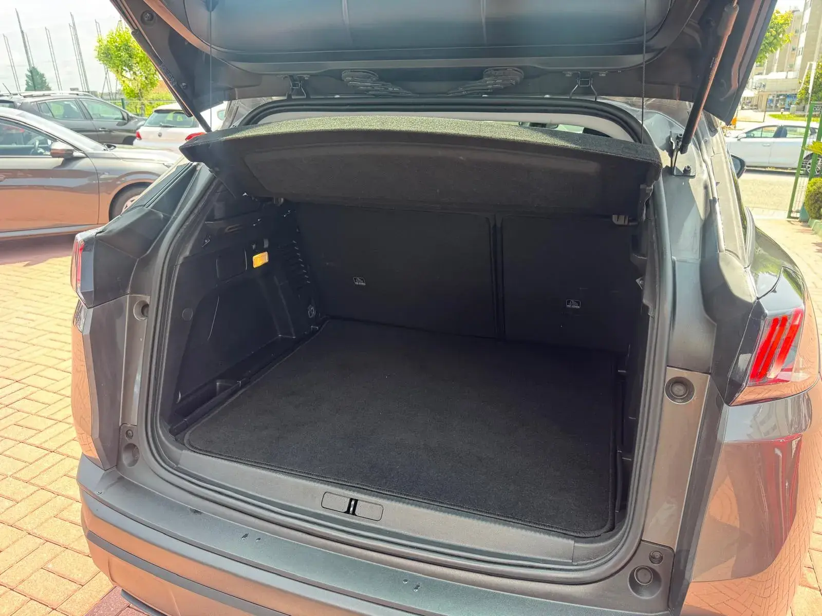 Peugeot 3008 1.5 BlueHDi Active Pack EAT8 16