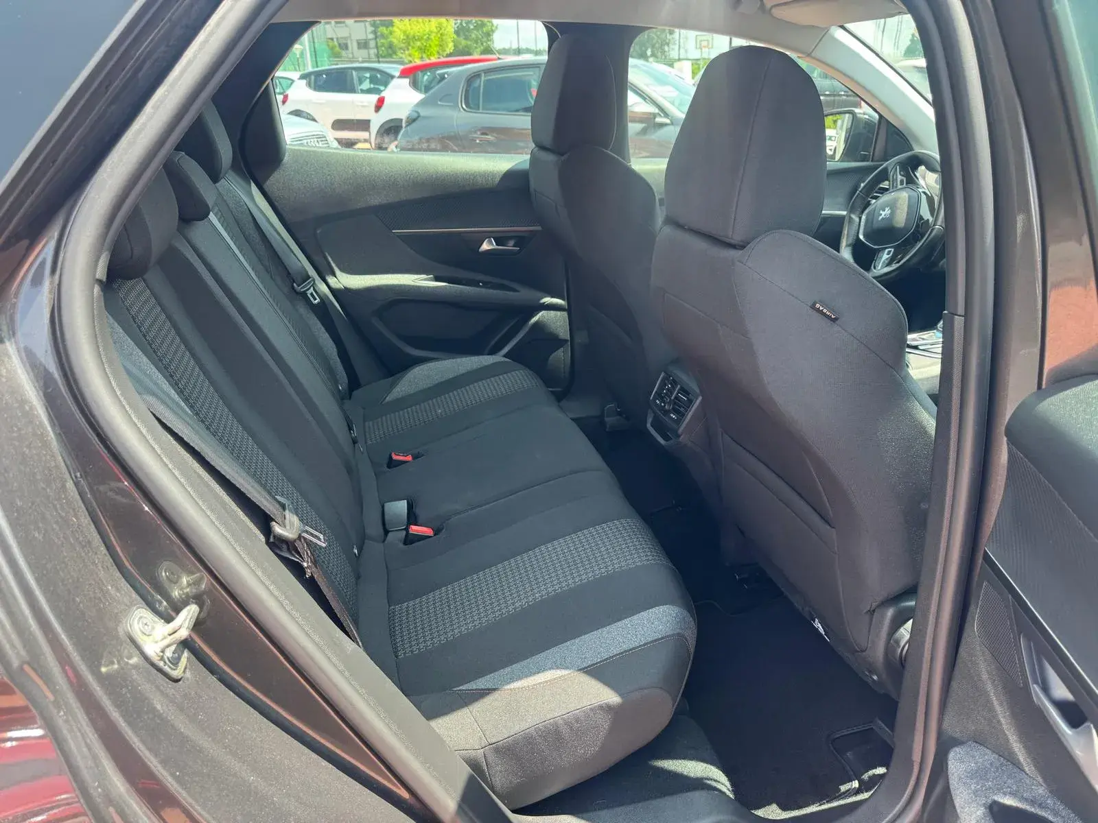 Peugeot 3008 1.5 BlueHDi Active Pack EAT8 17