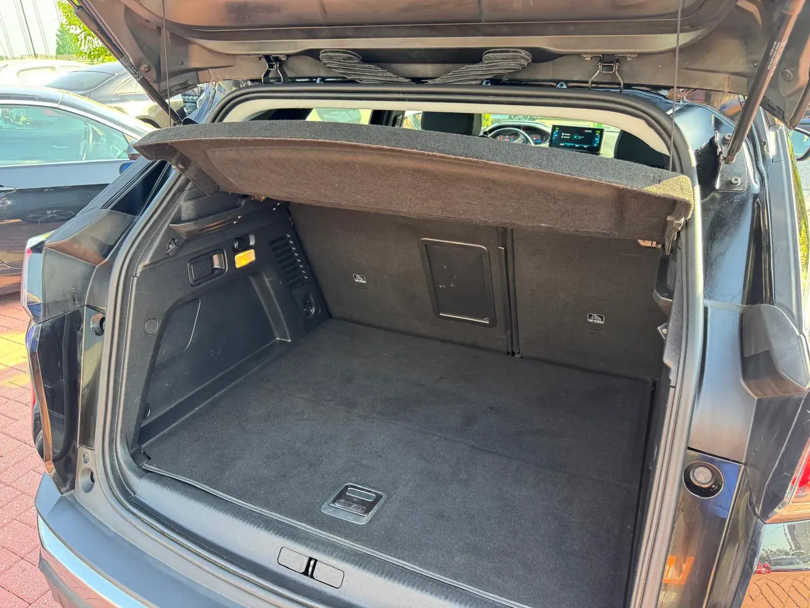 Peugeot 3008 1.6 Hybrid Allure Pack e-EAT8 9