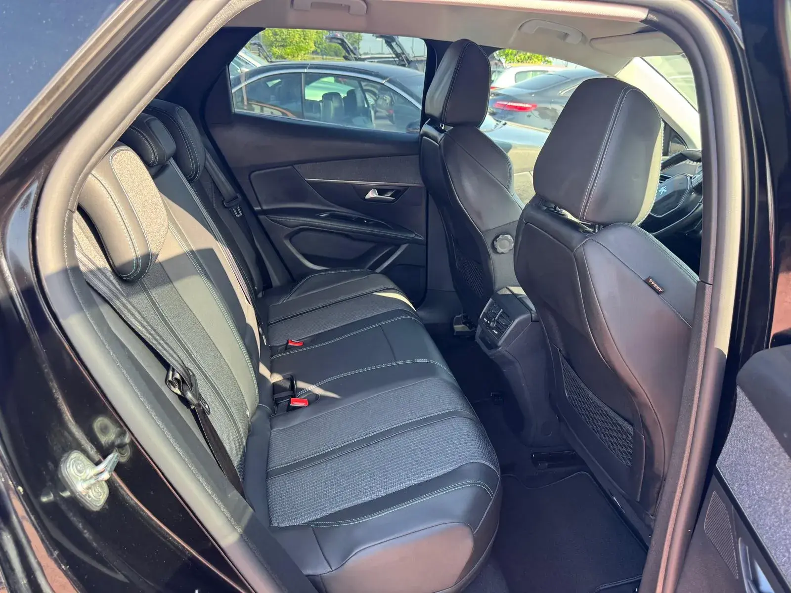 Peugeot 3008 1.6 Hybrid Allure Pack e-EAT8 11