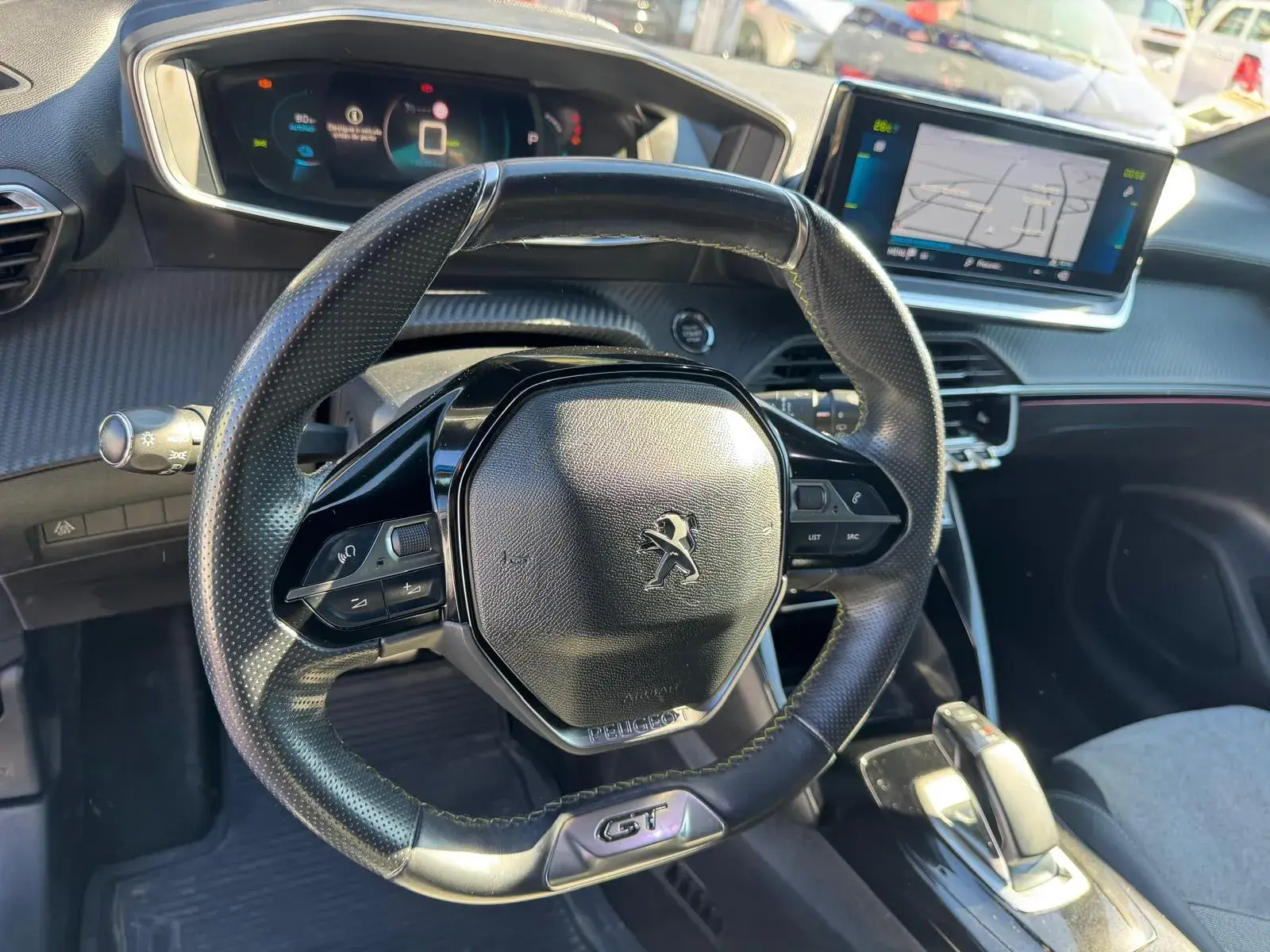 Peugeot e-208 50 kWh GT Pack 22