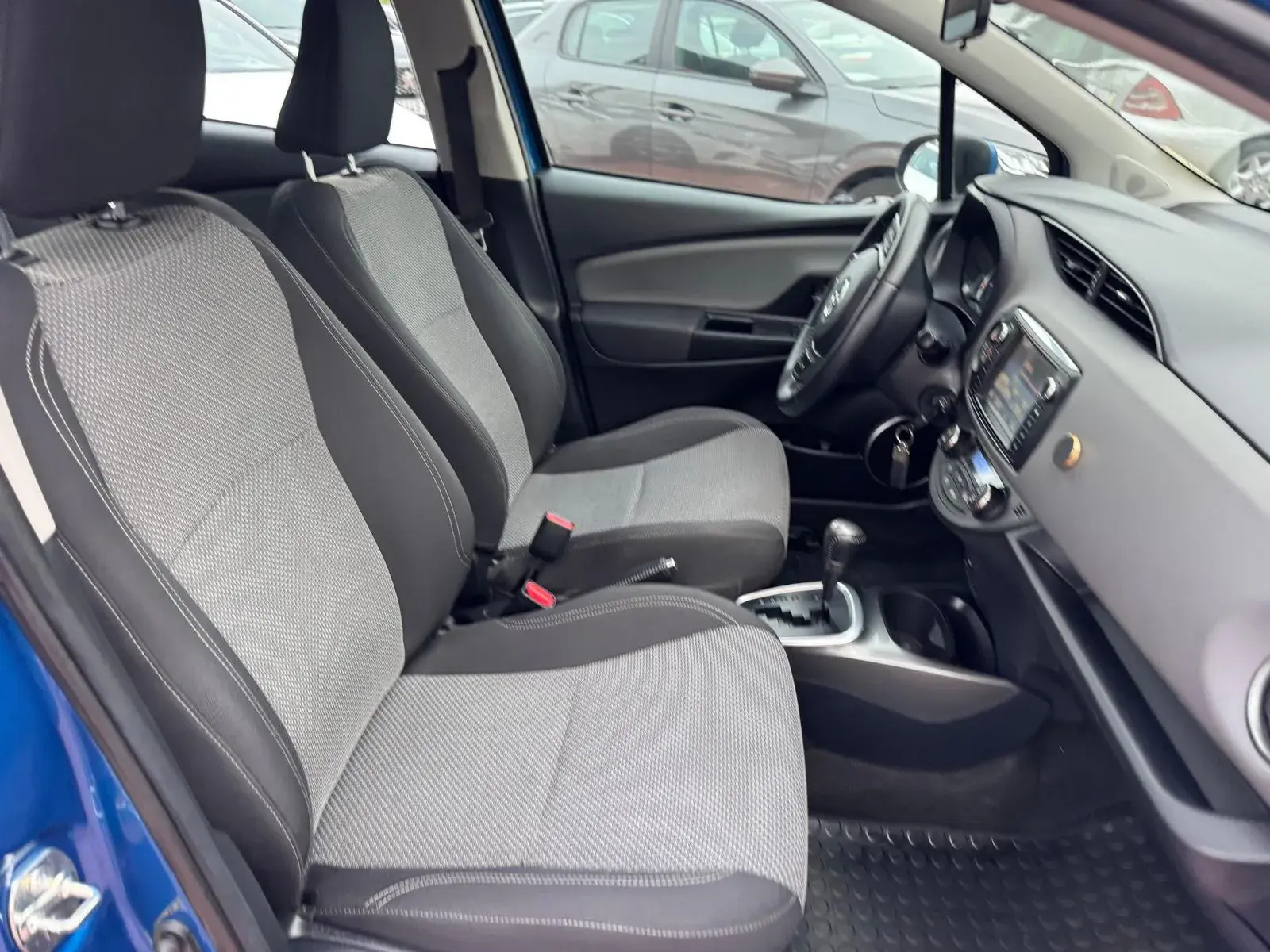 Toyota Yaris 1.5 HSD Comfort+Navi 7