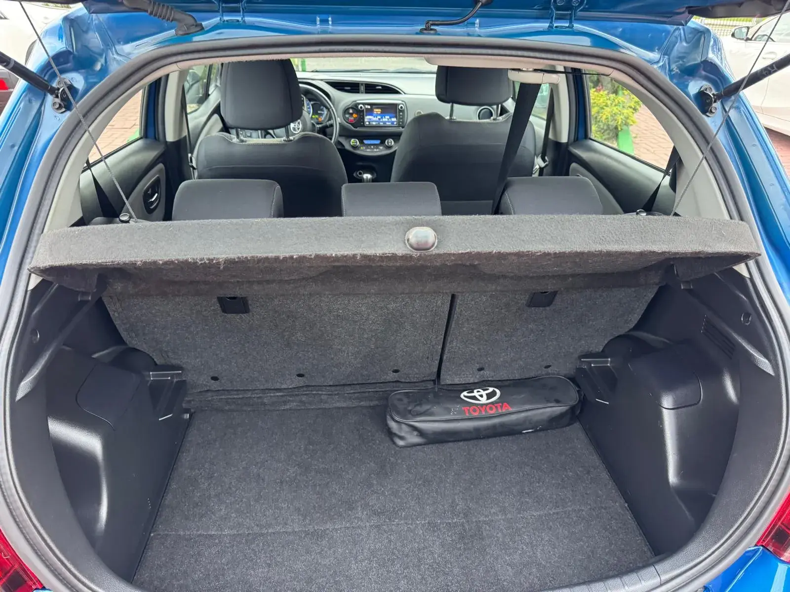 Toyota Yaris 1.5 HSD Comfort+Navi 11