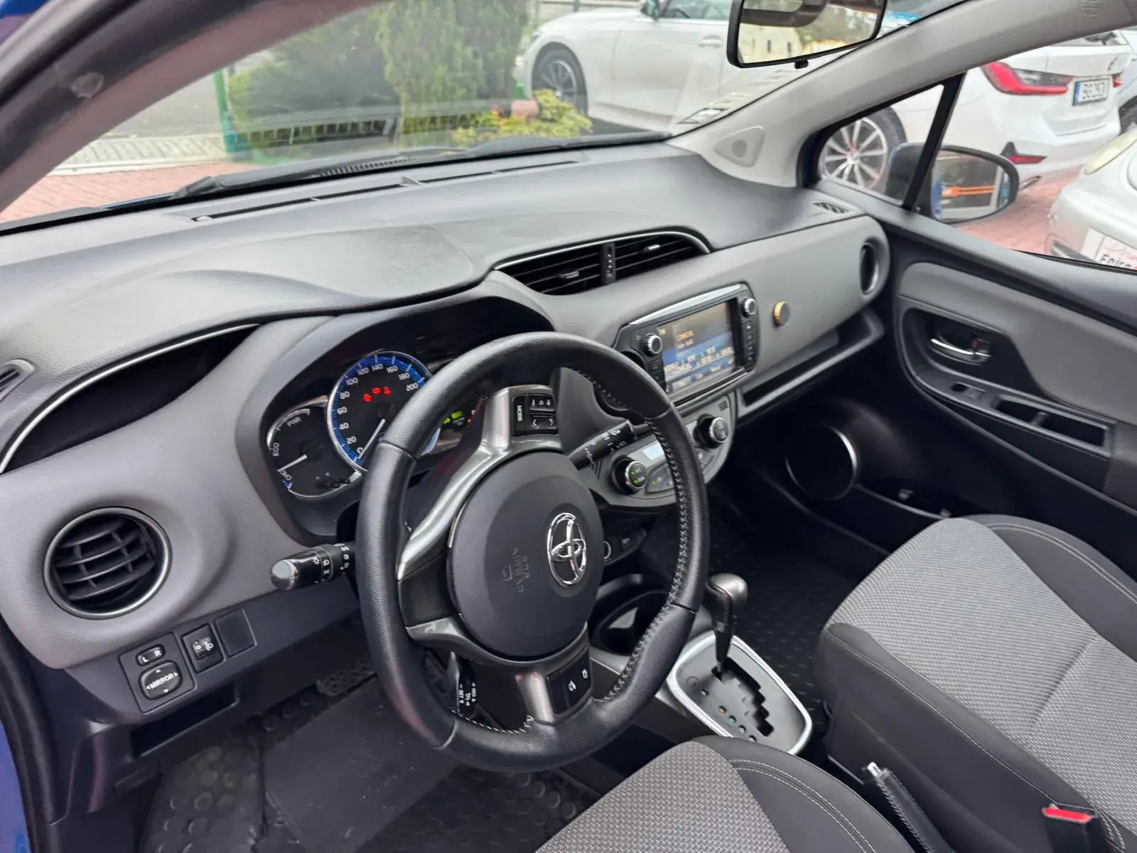 Toyota Yaris 1.5 HSD Comfort+Navi 15