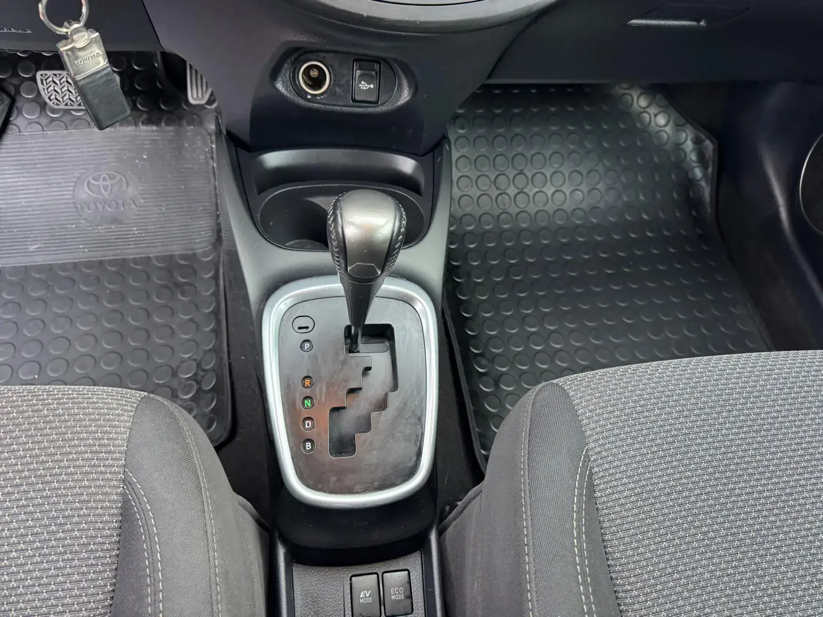 Toyota Yaris 1.5 HSD Comfort+Navi 21